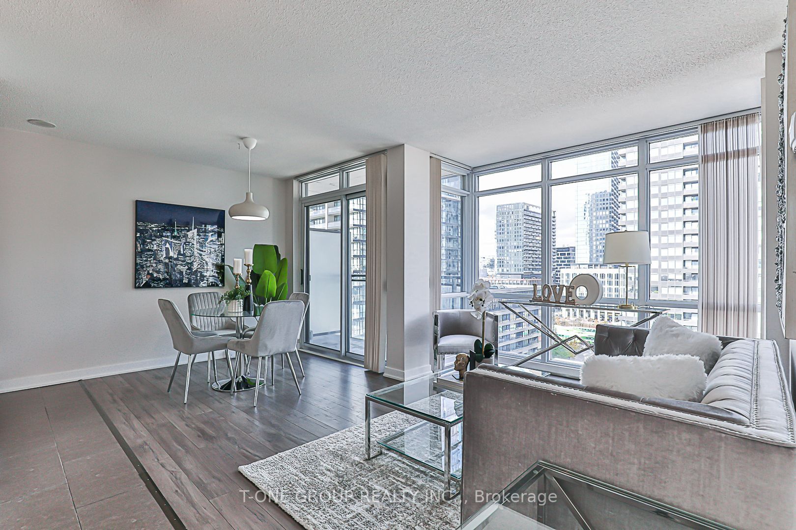 15 Fort York Blvd, #1606