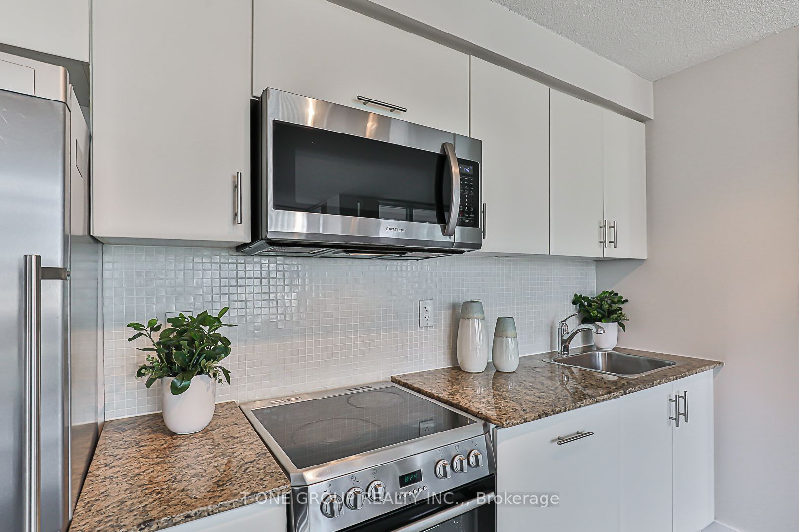 15 Fort York Blvd, #1606