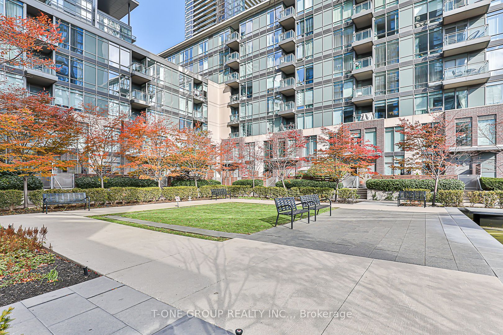 15 Fort York Blvd, #1606