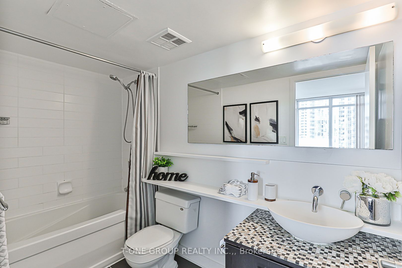 15 Fort York Blvd, #1606