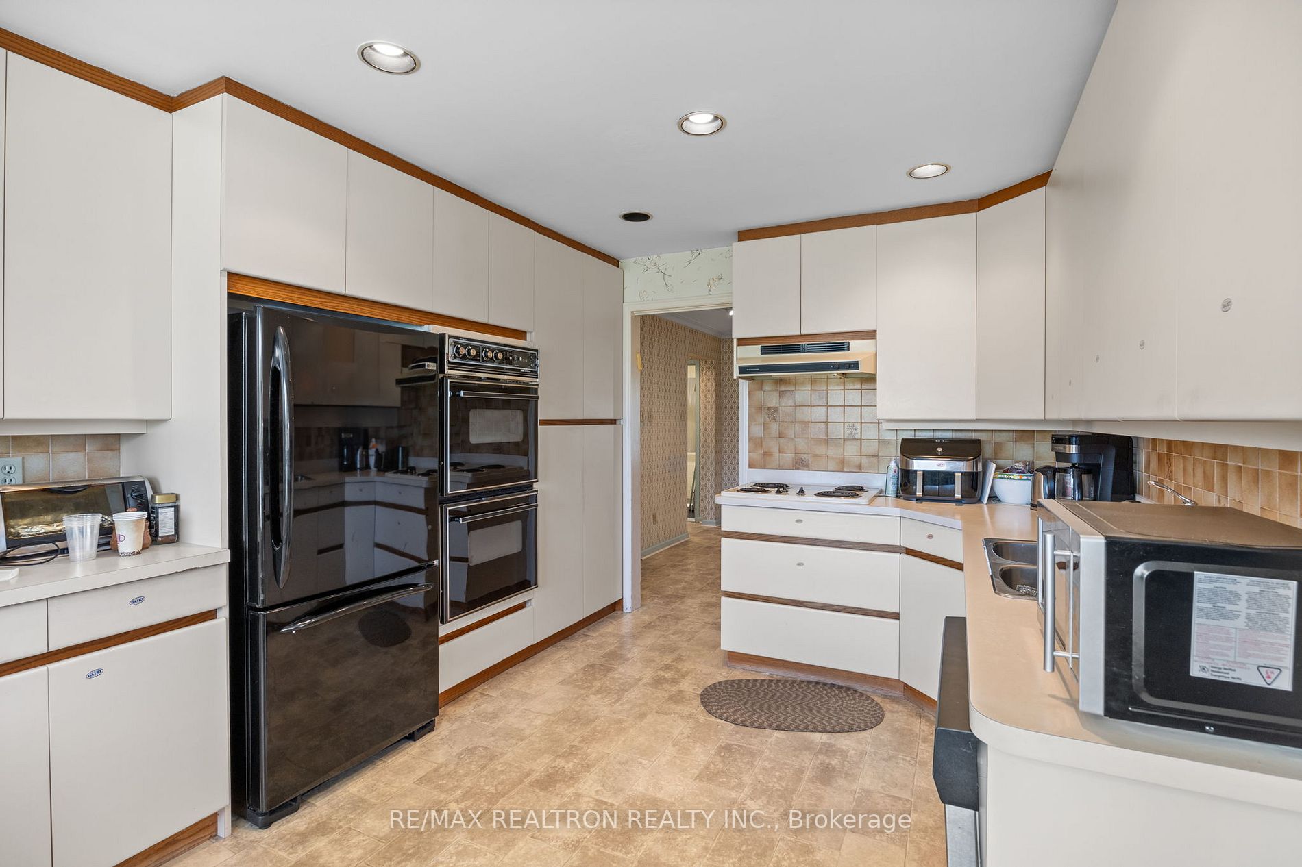 125 Charlton Blvd