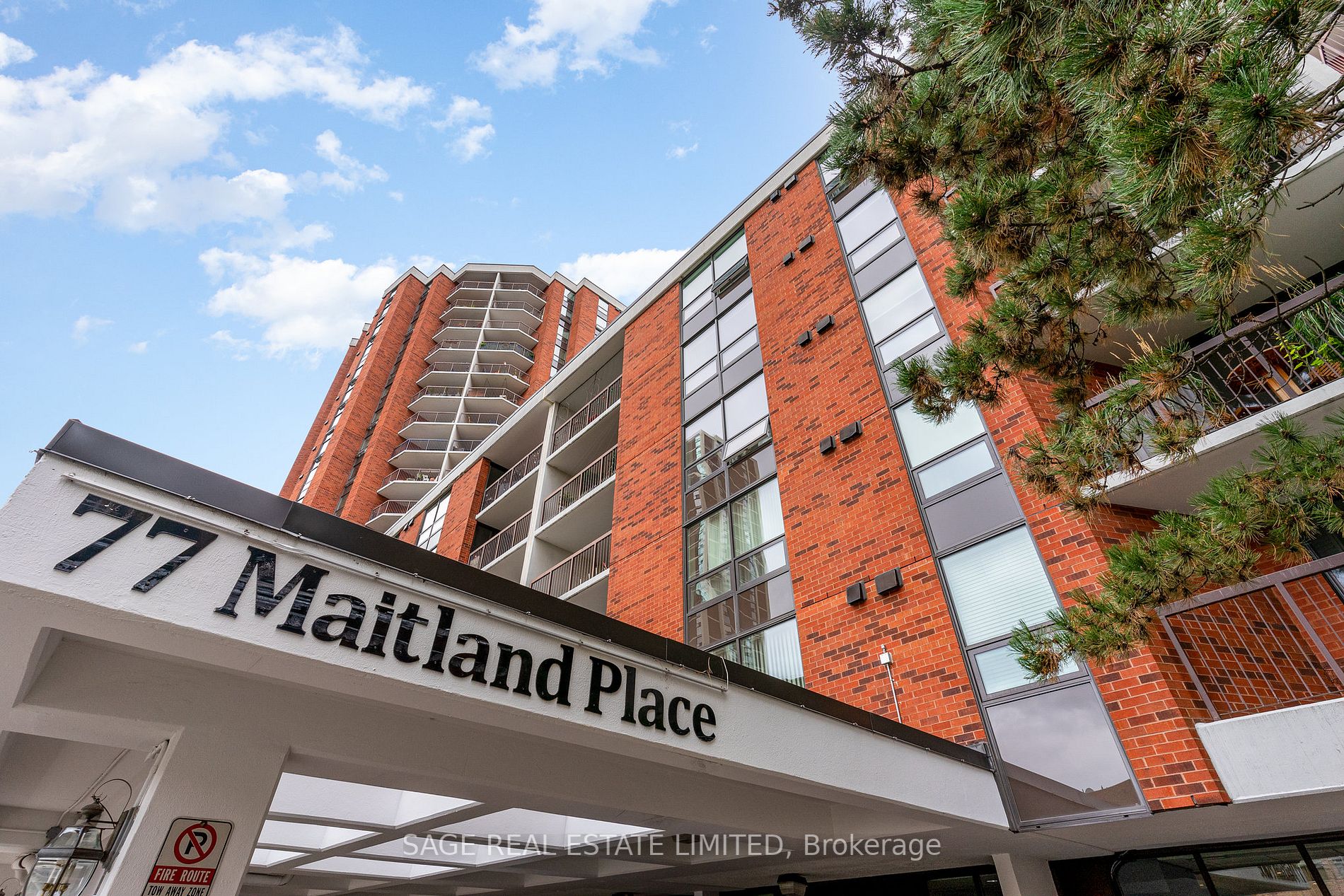 77 Maitland Pl, #720