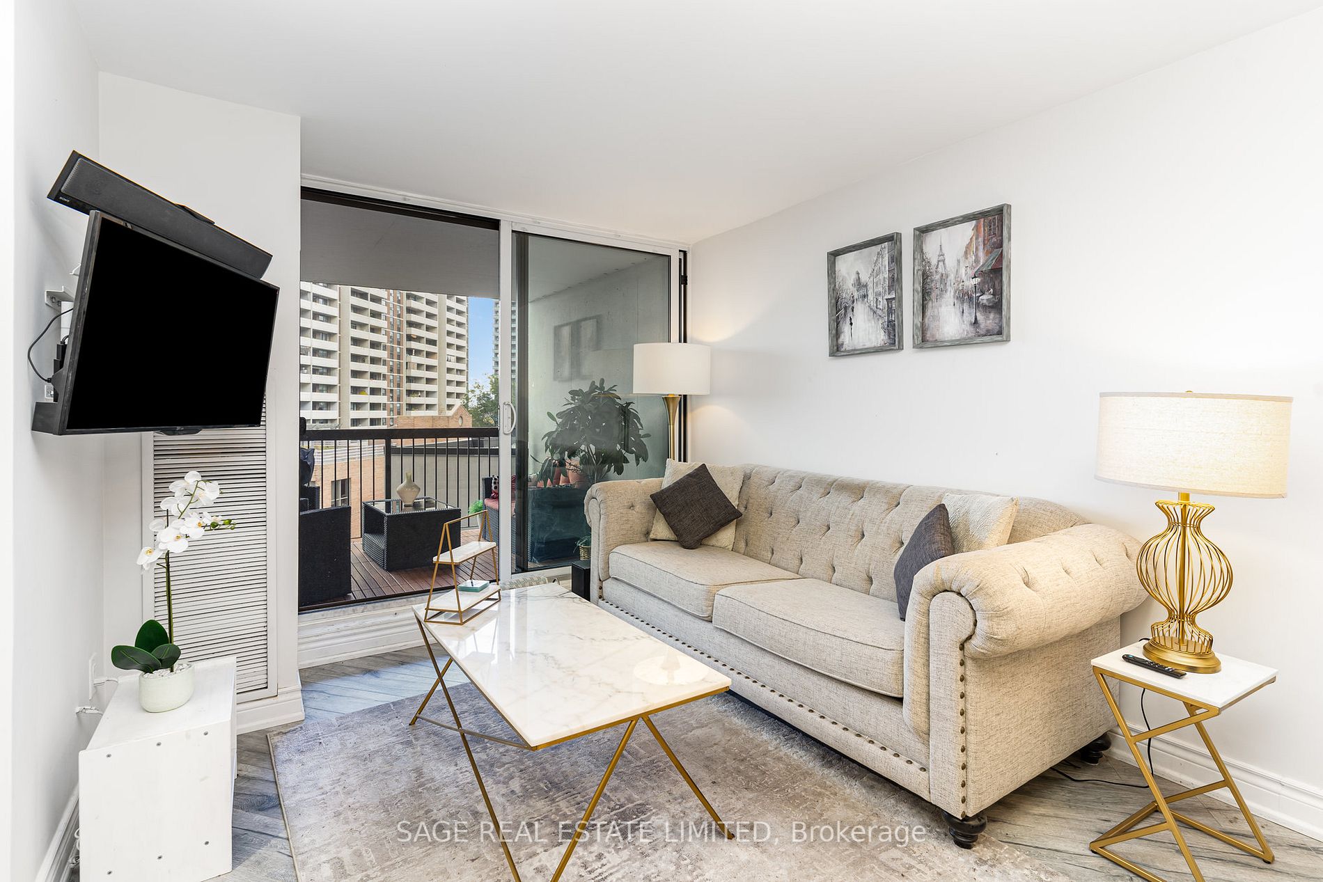 77 Maitland Pl, #720