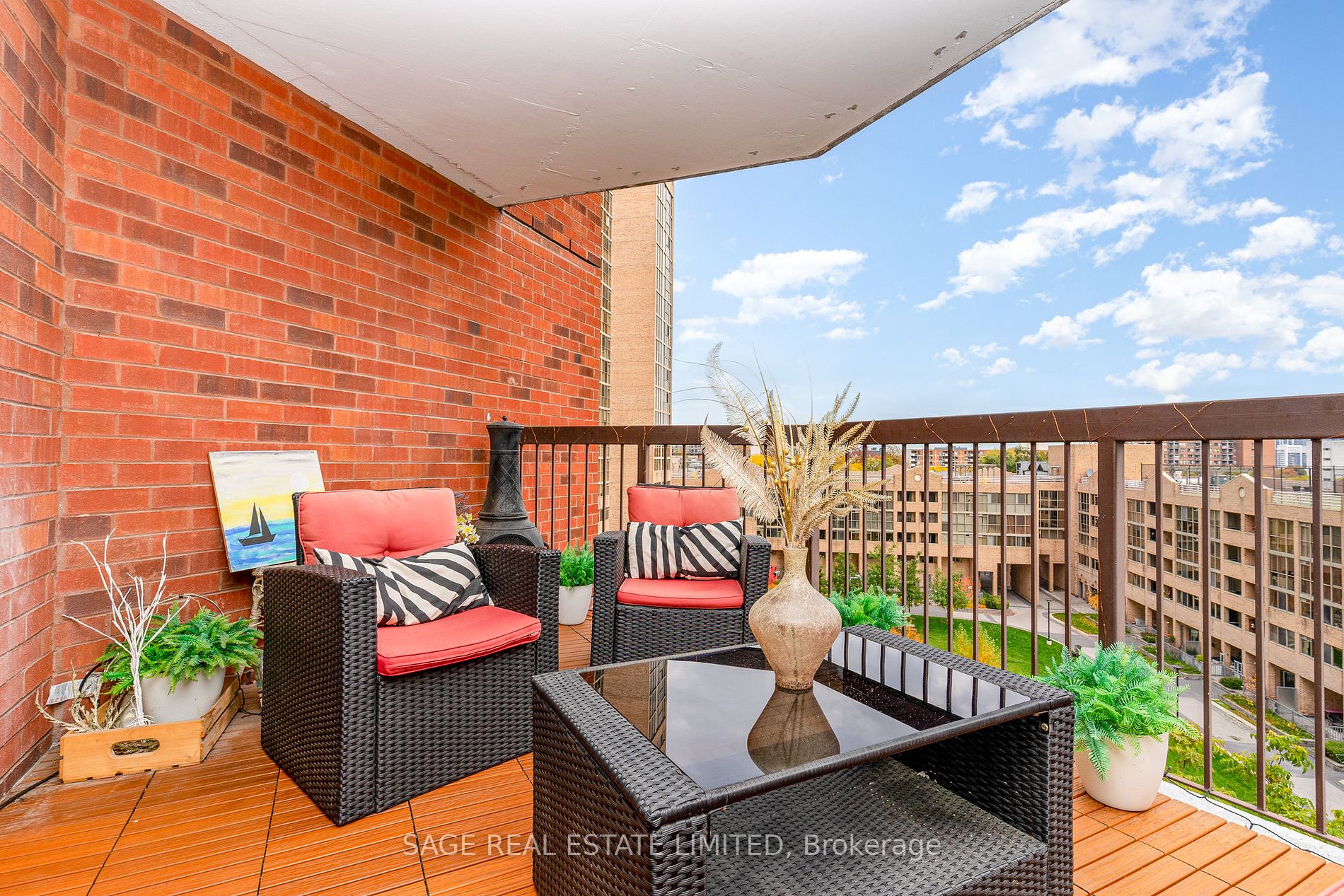 77 Maitland Pl, #720
