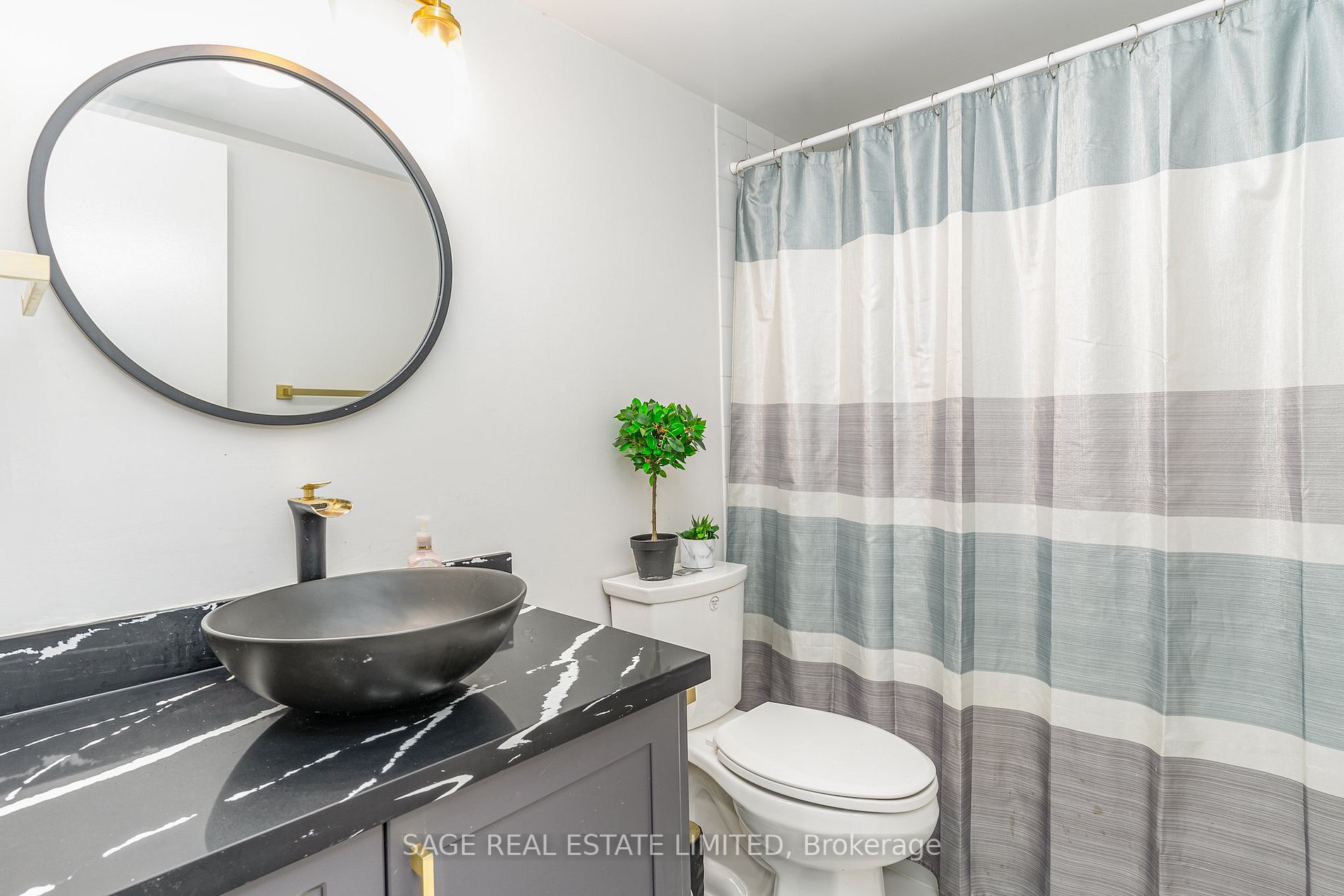 77 Maitland Pl, #720