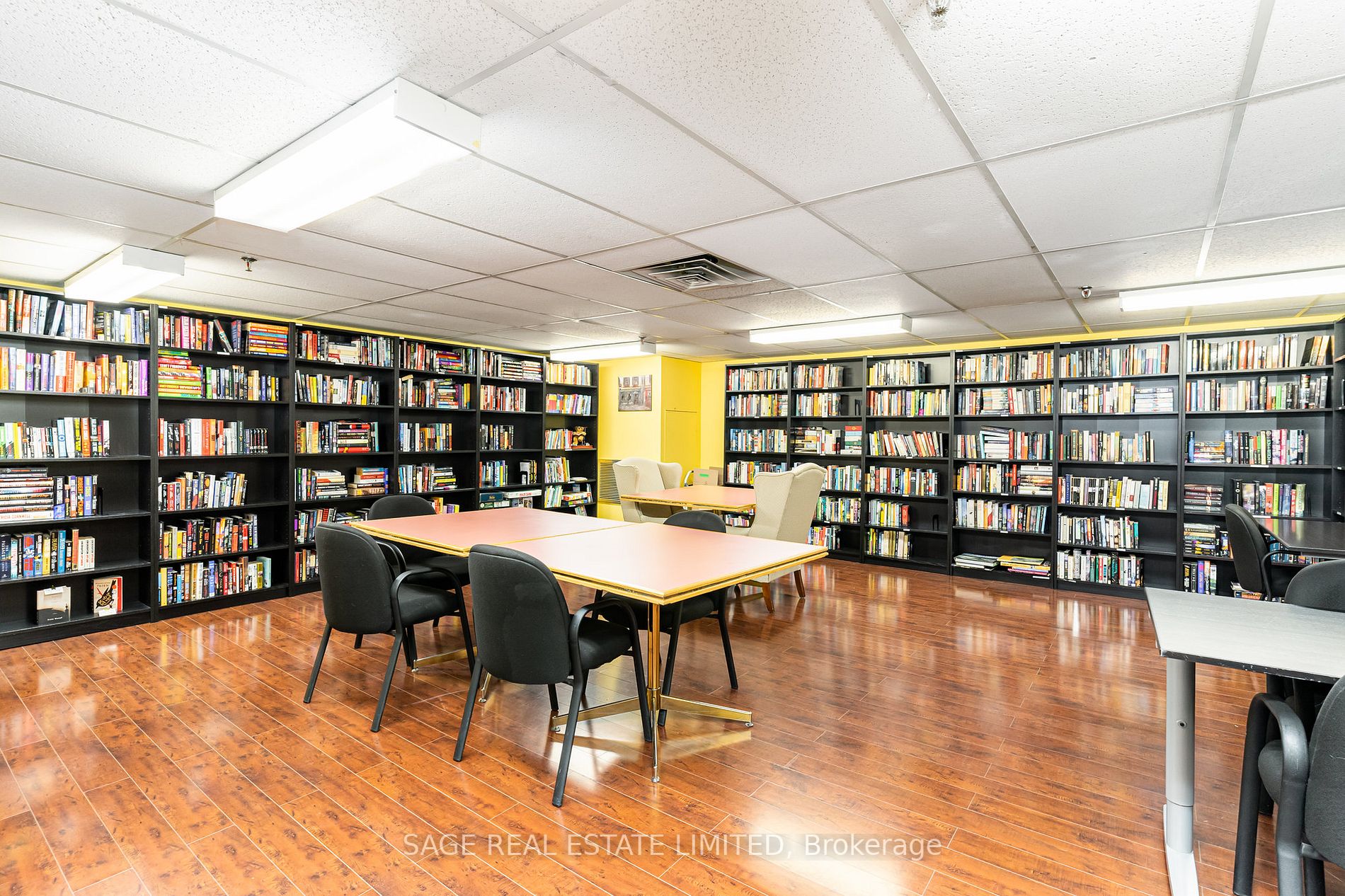 77 Maitland Pl, #720
