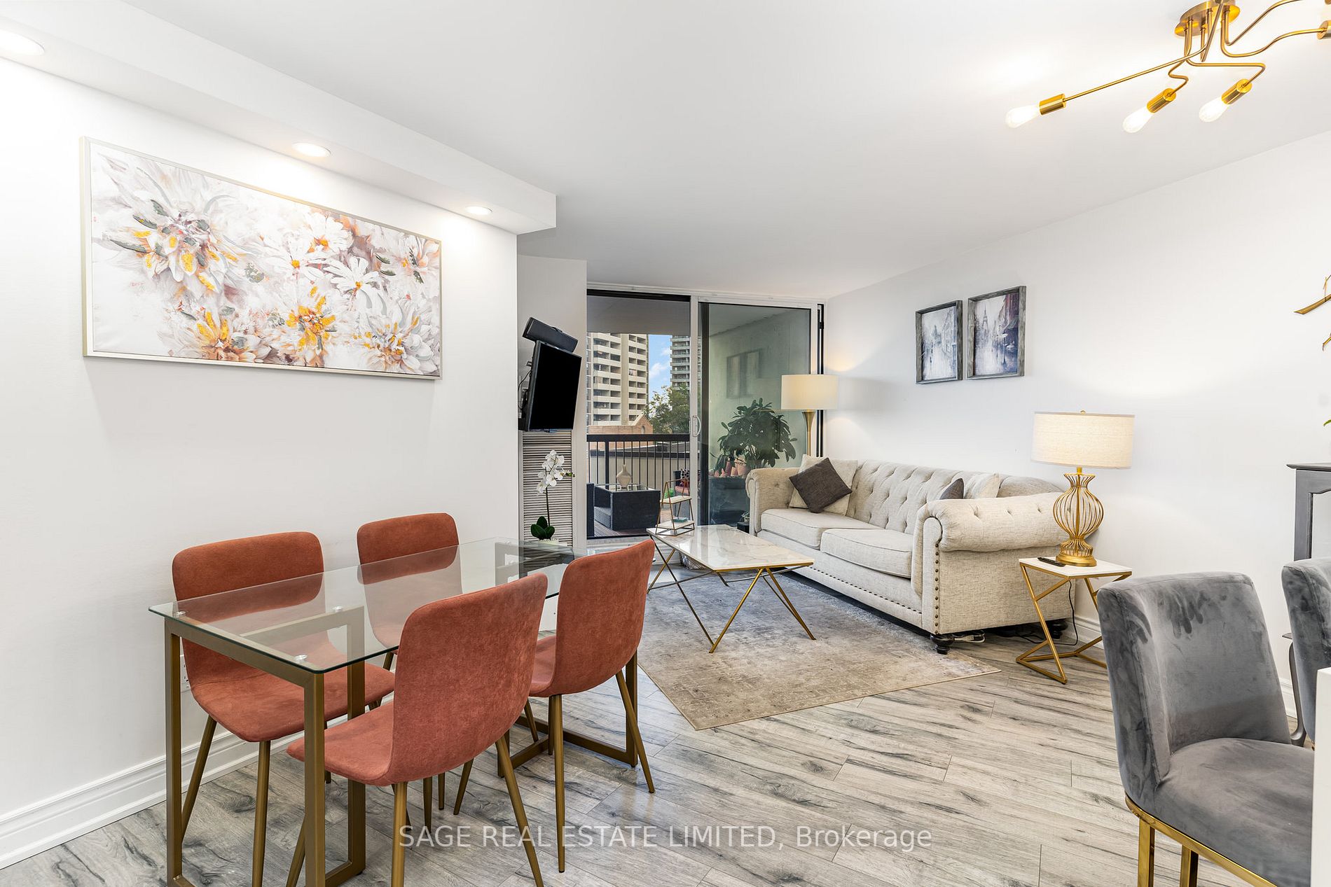 77 Maitland Pl, #720
