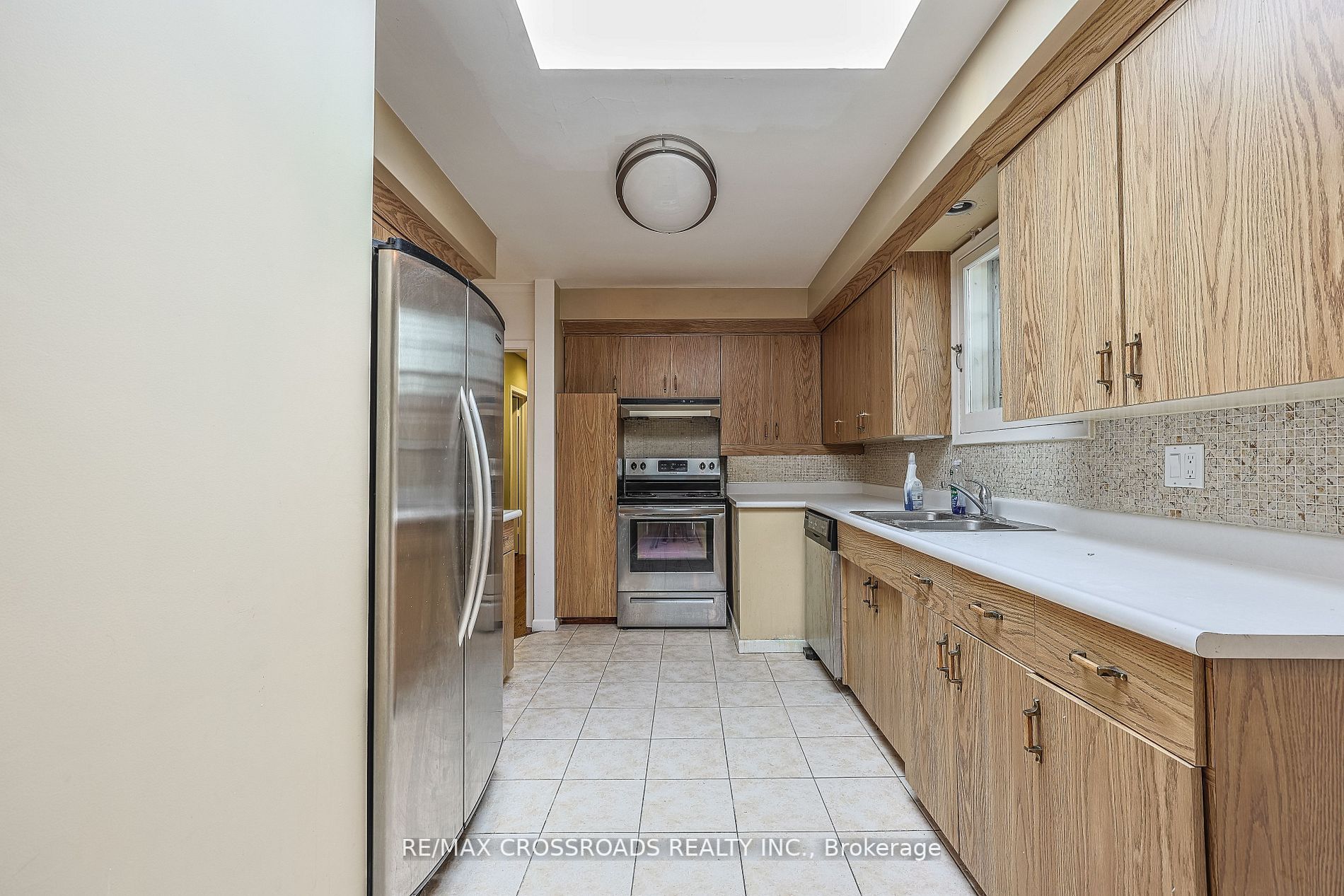 241 Burnett Ave W, #Main