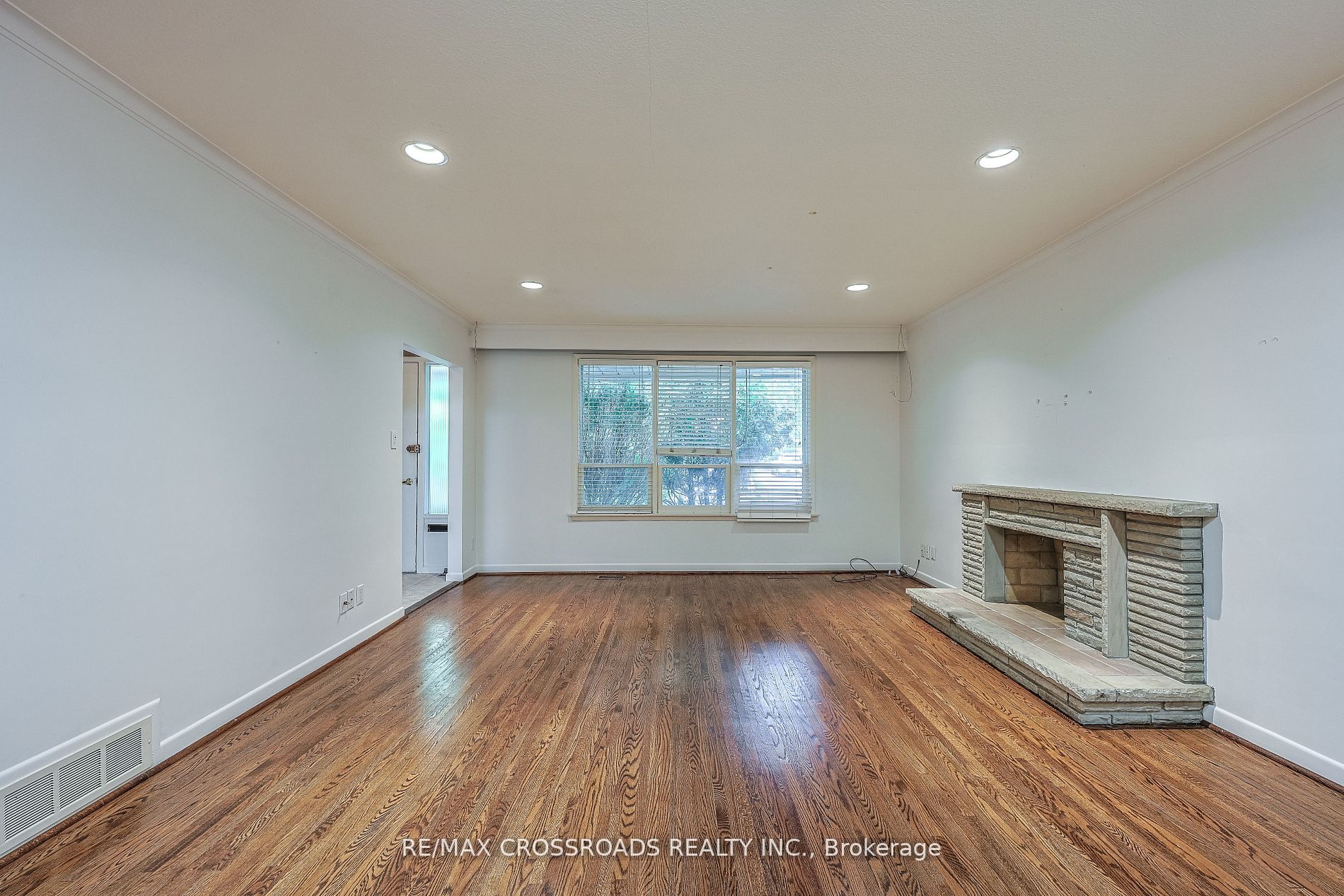 241 Burnett Ave W, #Main