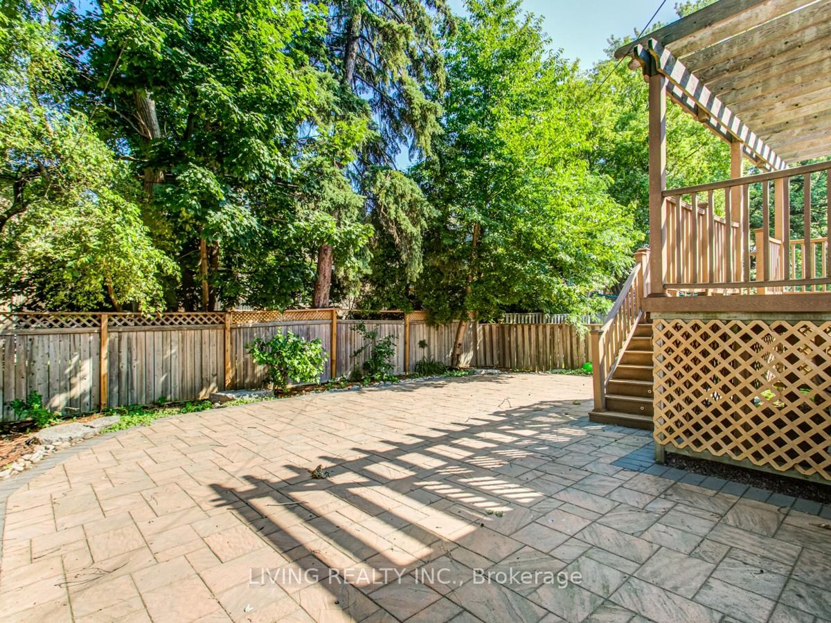 516 Glengarry Ave