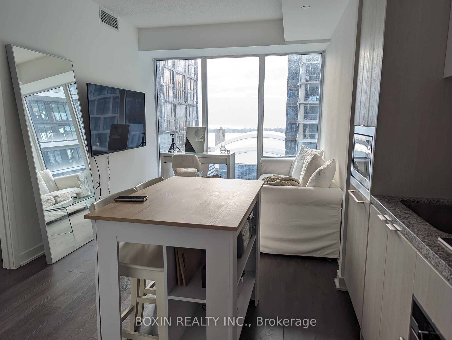125 Blue Jays Way, #3801