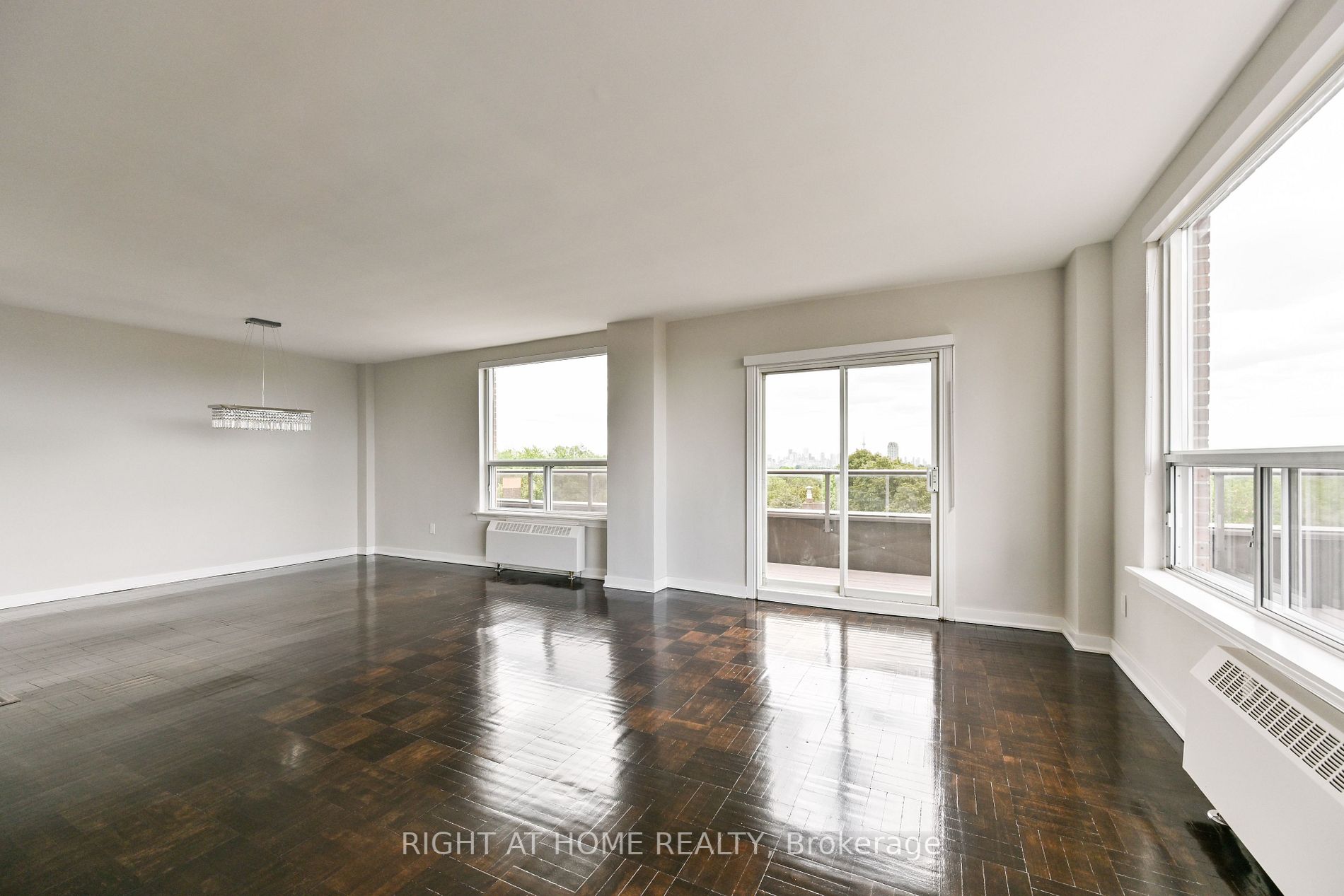 780 Eglinton Ave W, #606