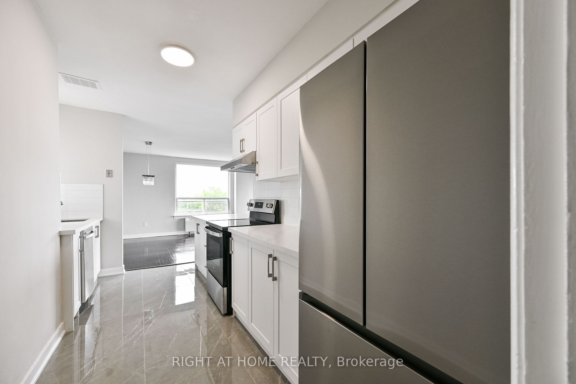 780 Eglinton Ave W, #606