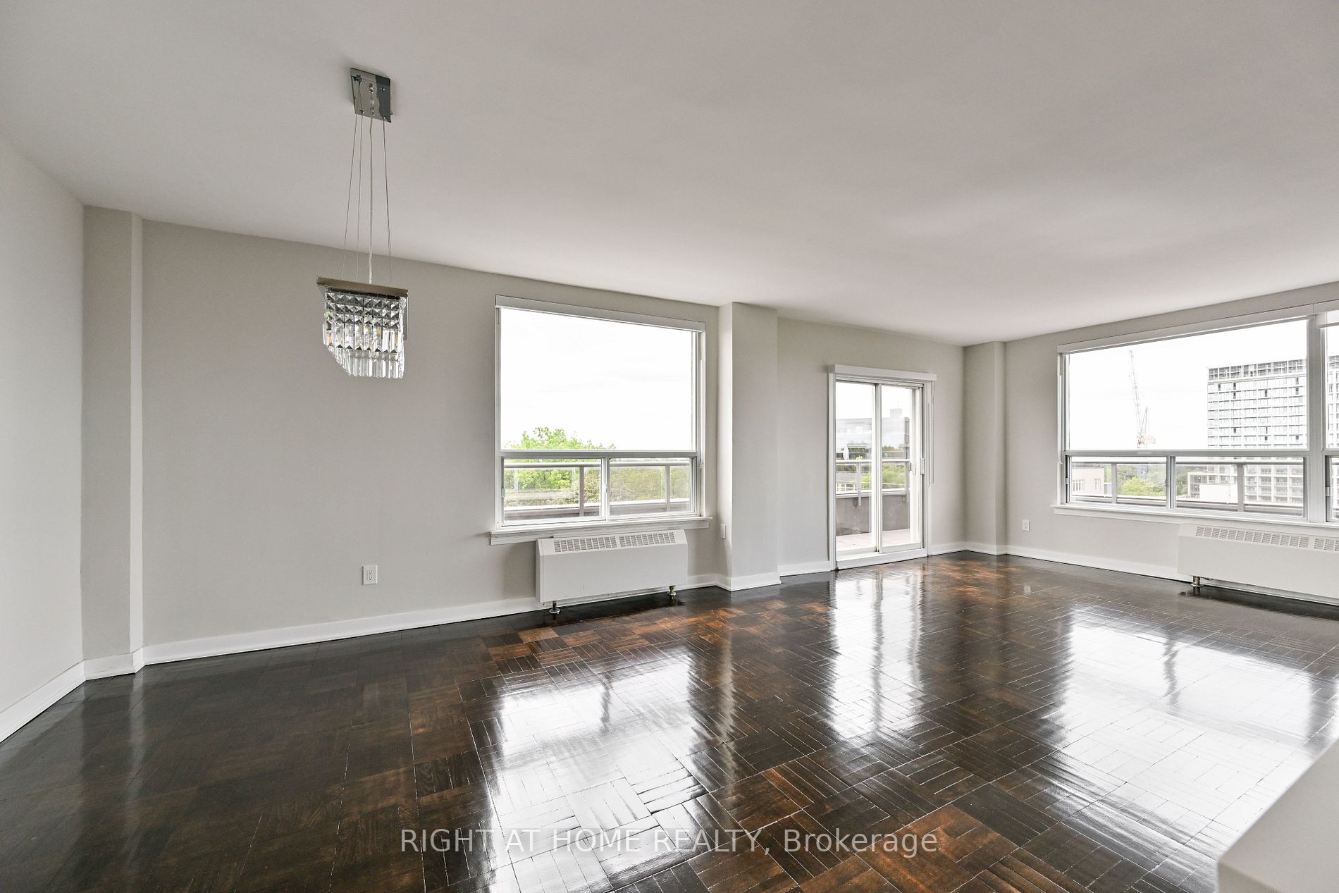 780 Eglinton Ave W, #606