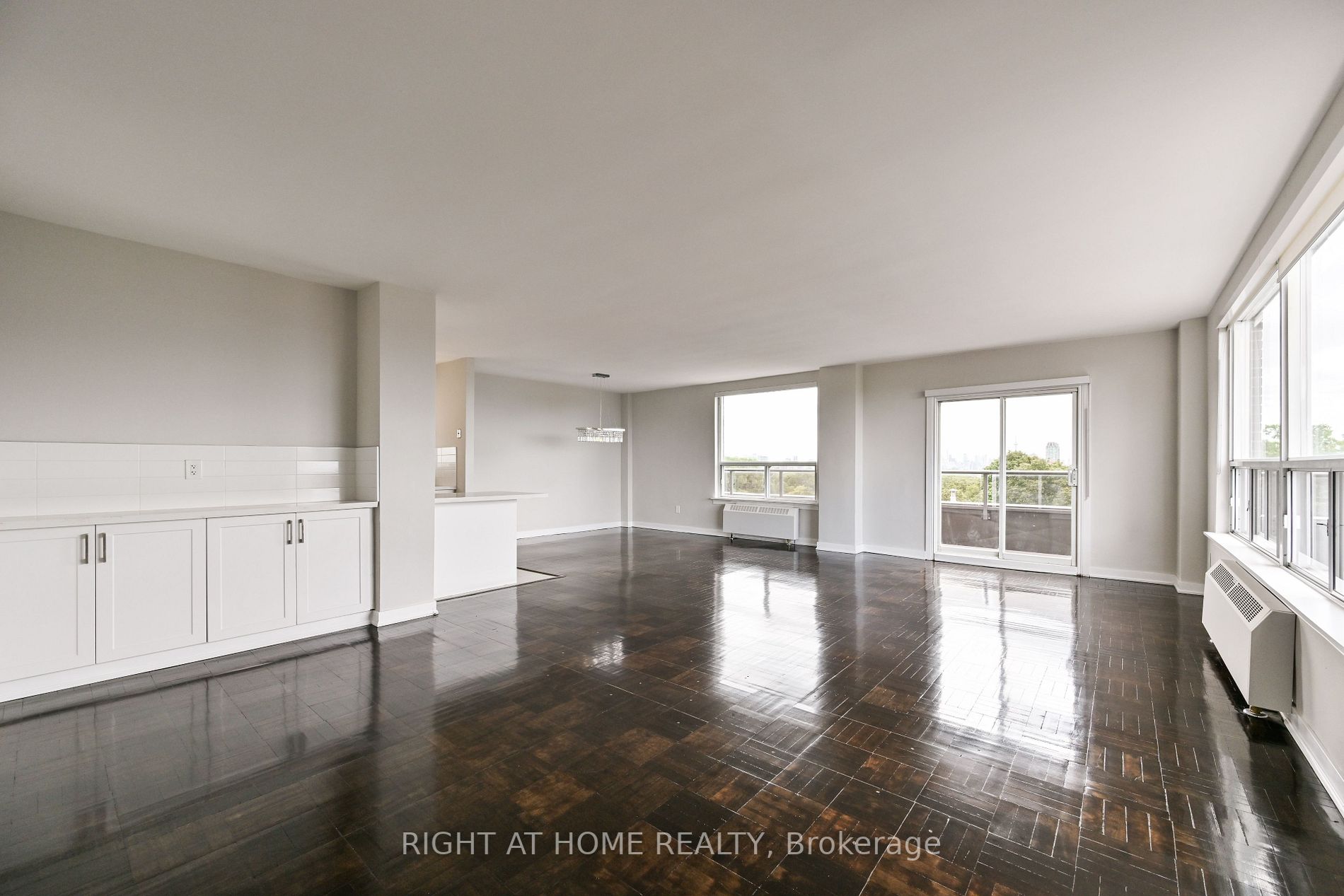 780 Eglinton Ave W, #606