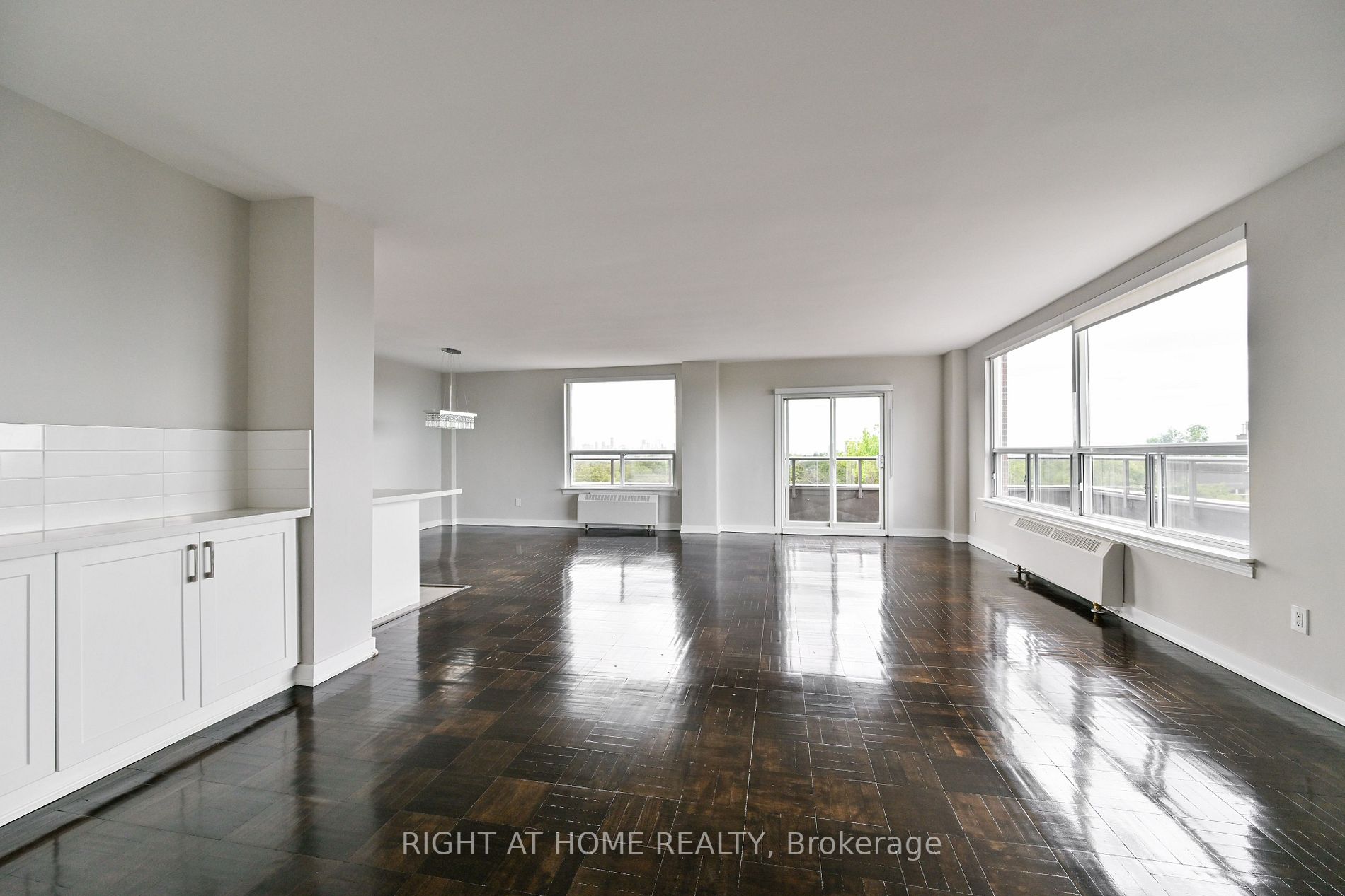 780 Eglinton Ave W, #606