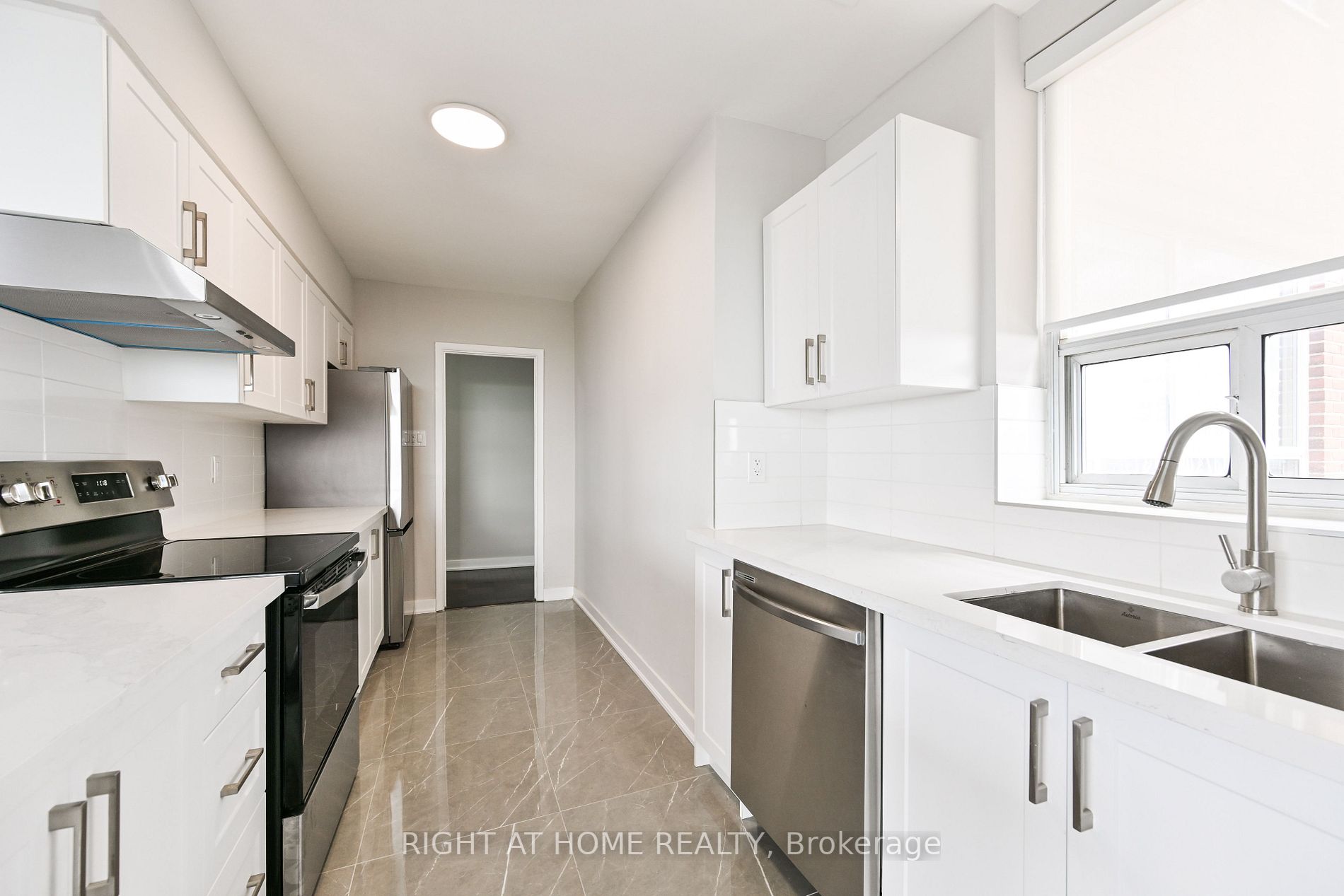 780 Eglinton Ave W, #606
