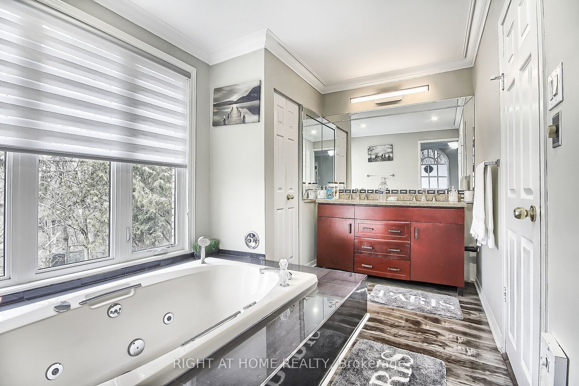 122 Elvaston Dr