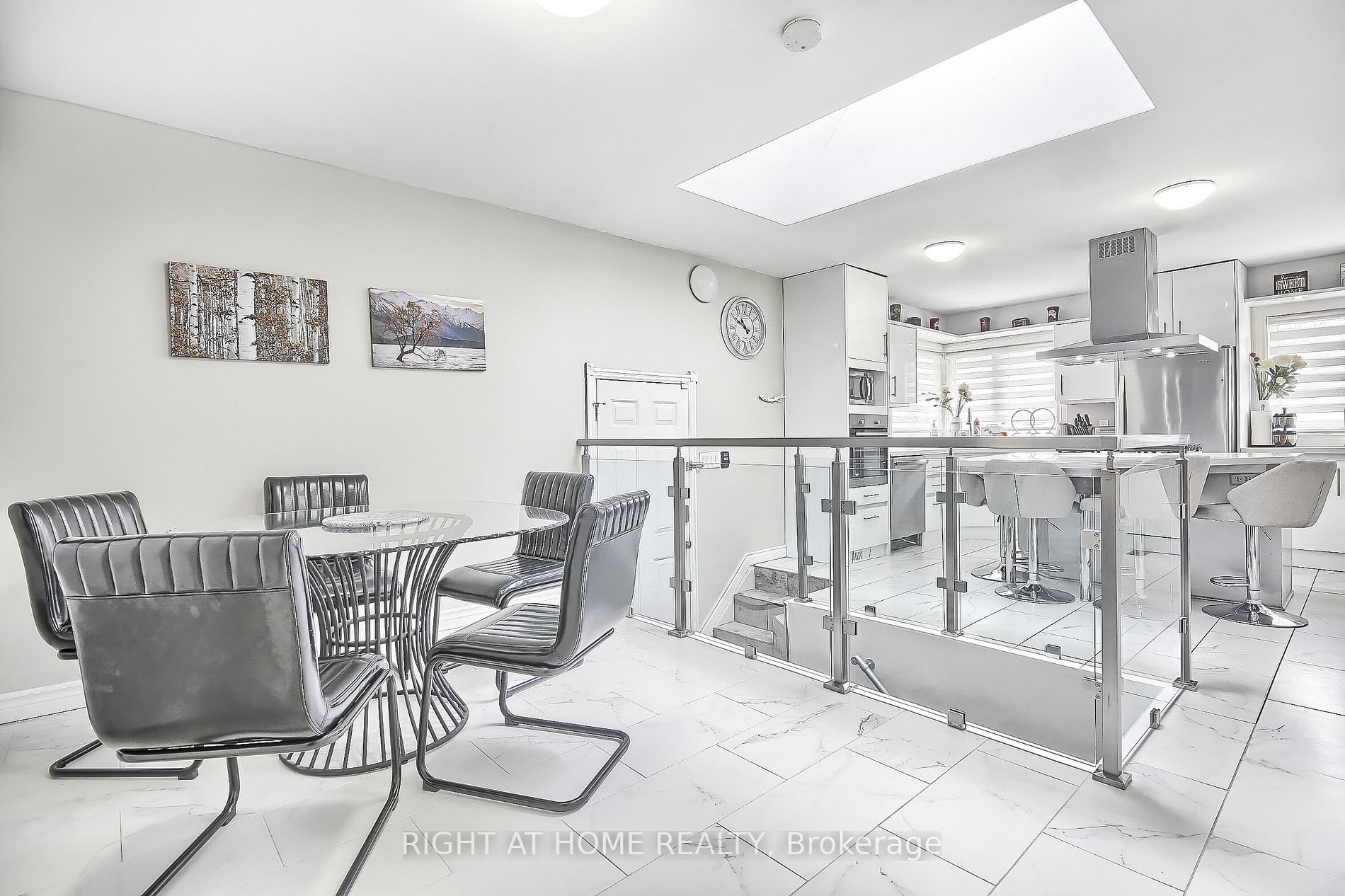 122 Elvaston Dr