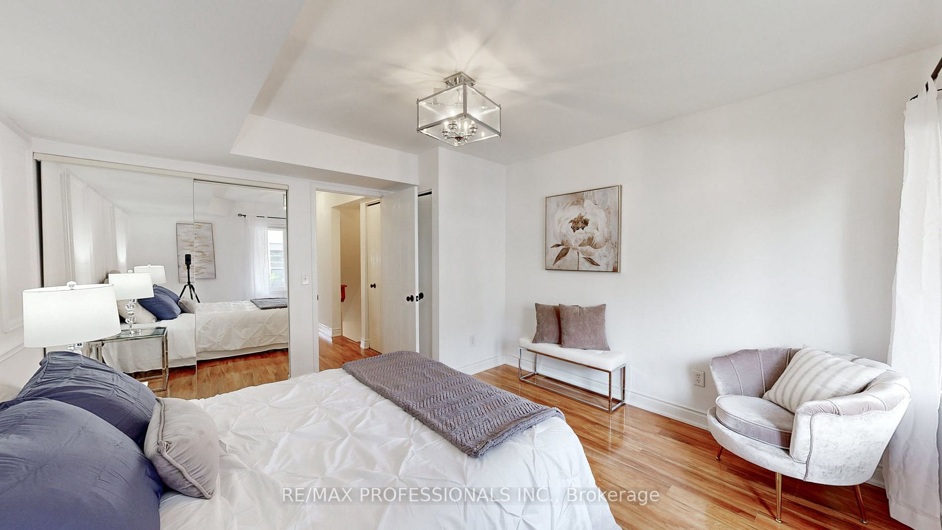 262 St Helens Ave, #107