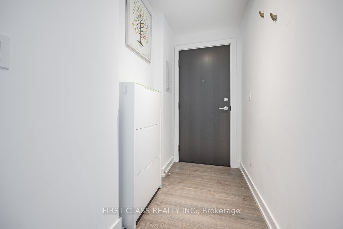 6 Parkwood Ave, #501
