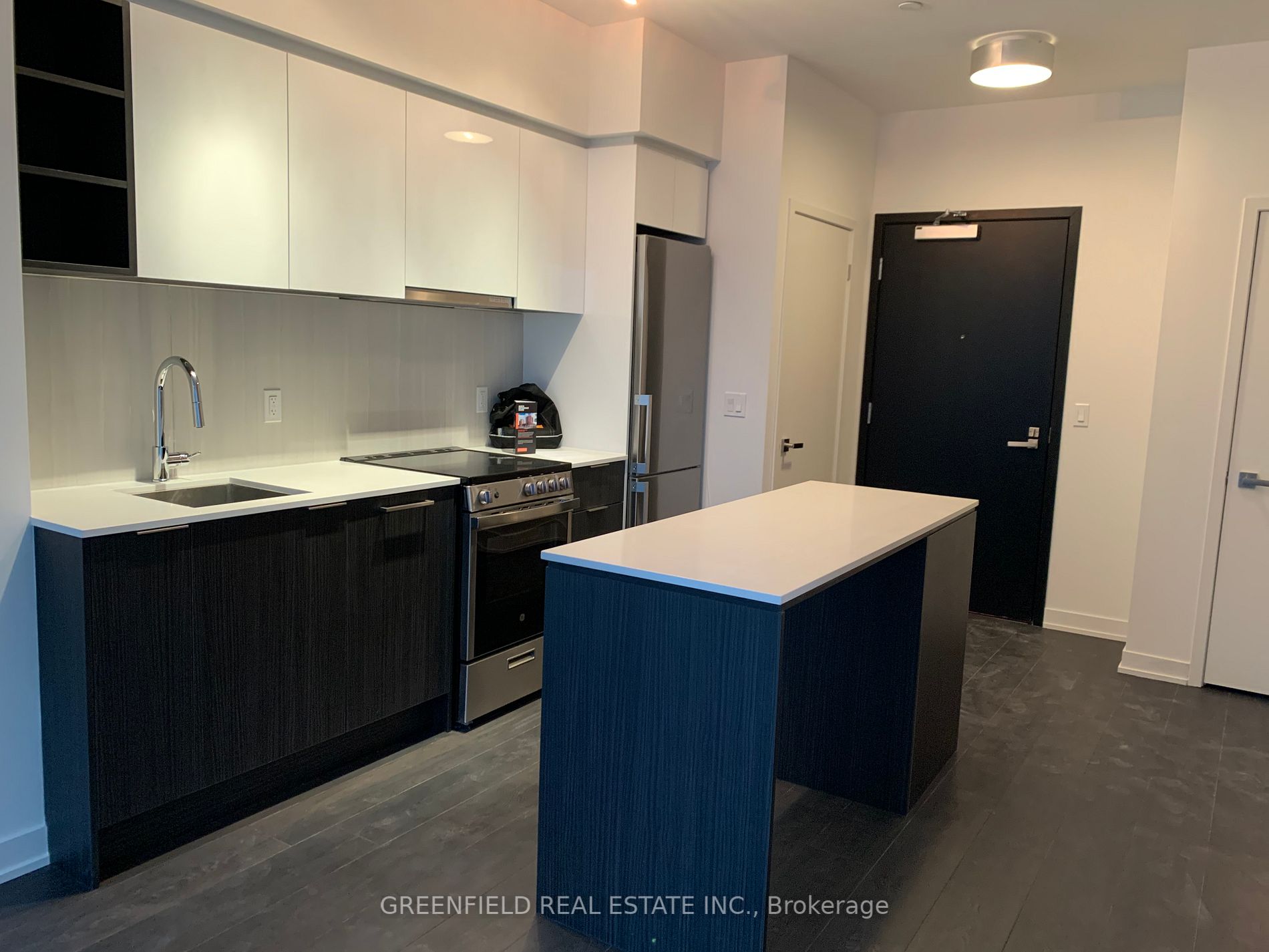 31 Tippett Rd, #1407