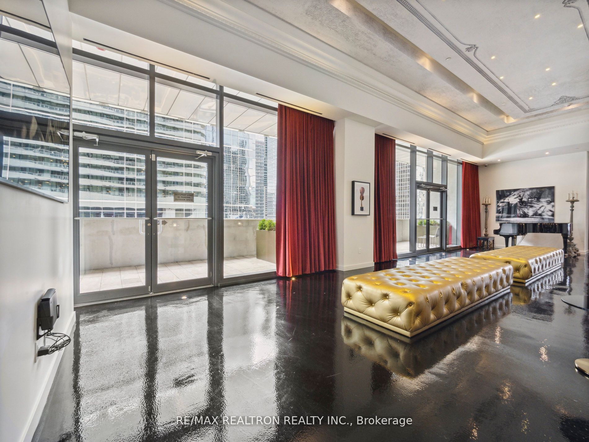 197 Yonge St, #1409