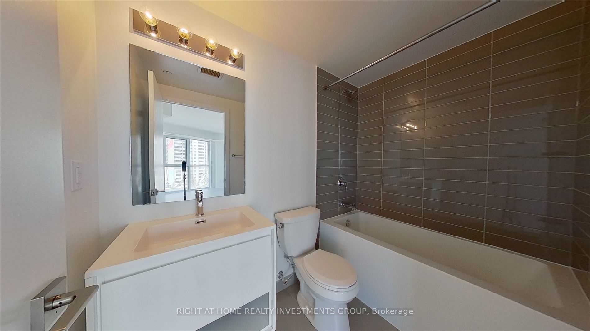 159 Wellesley St E, #703