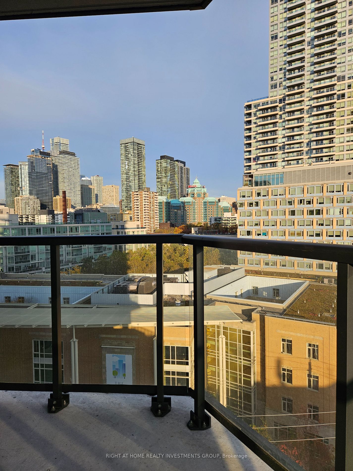 159 Wellesley St E, #703