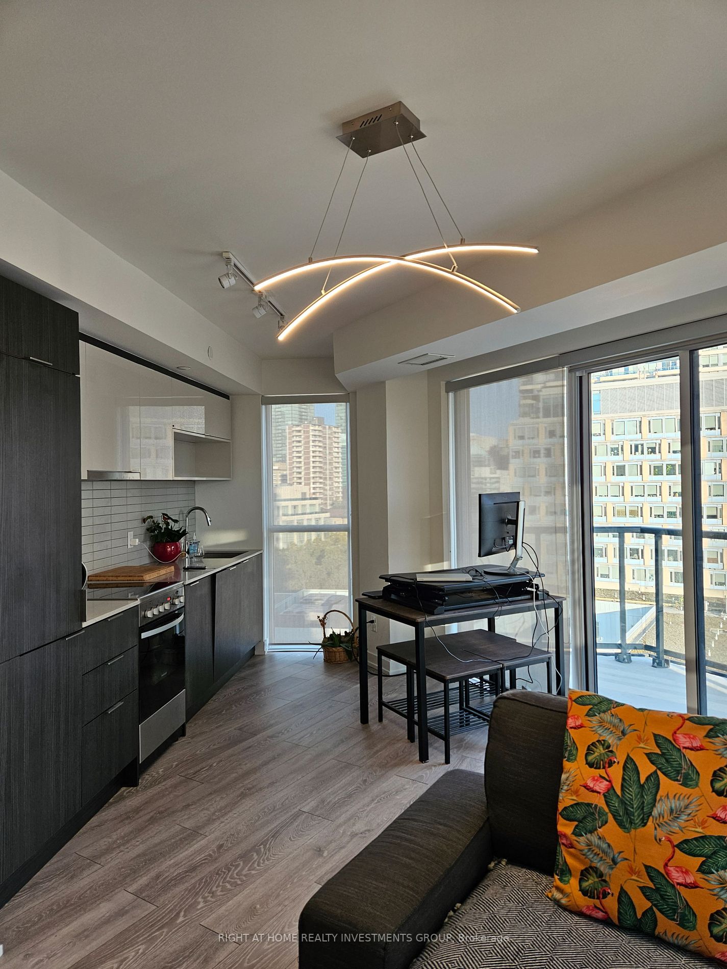 159 Wellesley St E, #703