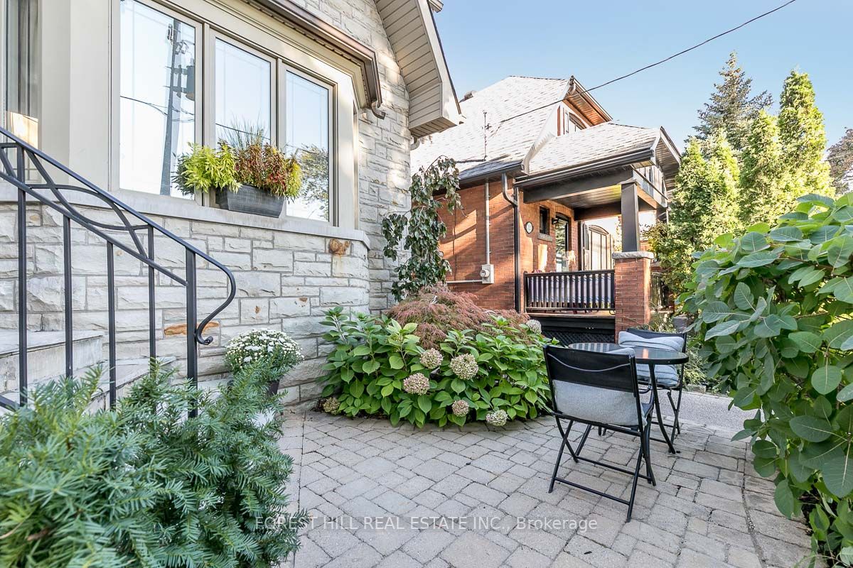 210 Bessborough Dr