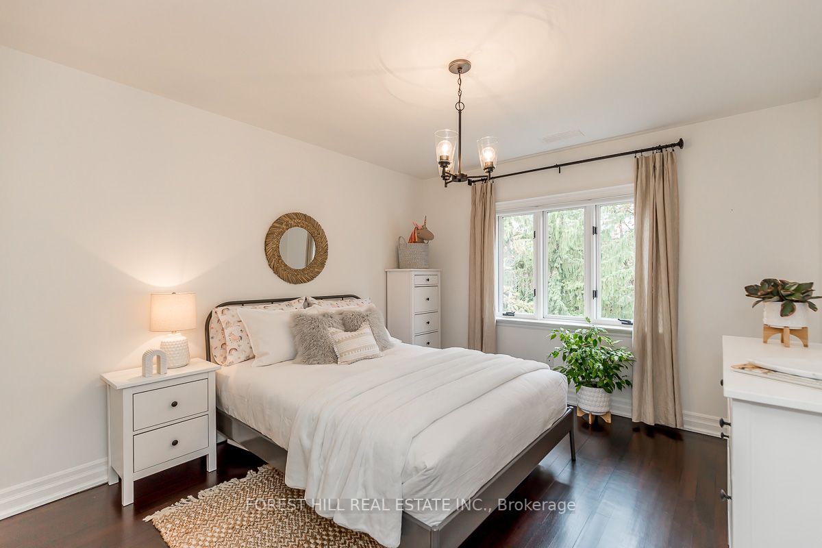 210 Bessborough Dr