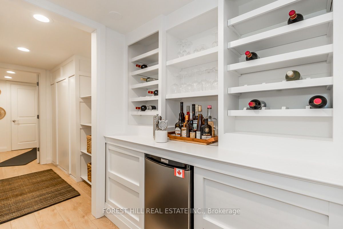 210 Bessborough Dr