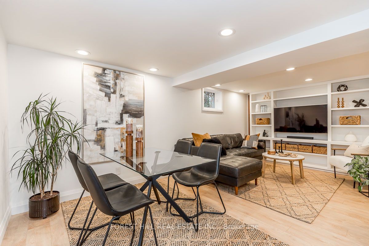 210 Bessborough Dr