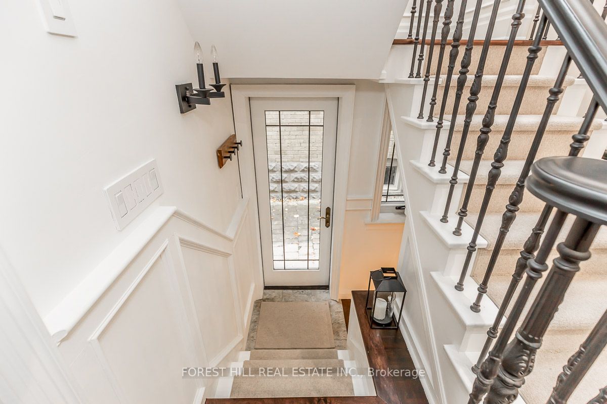 210 Bessborough Dr