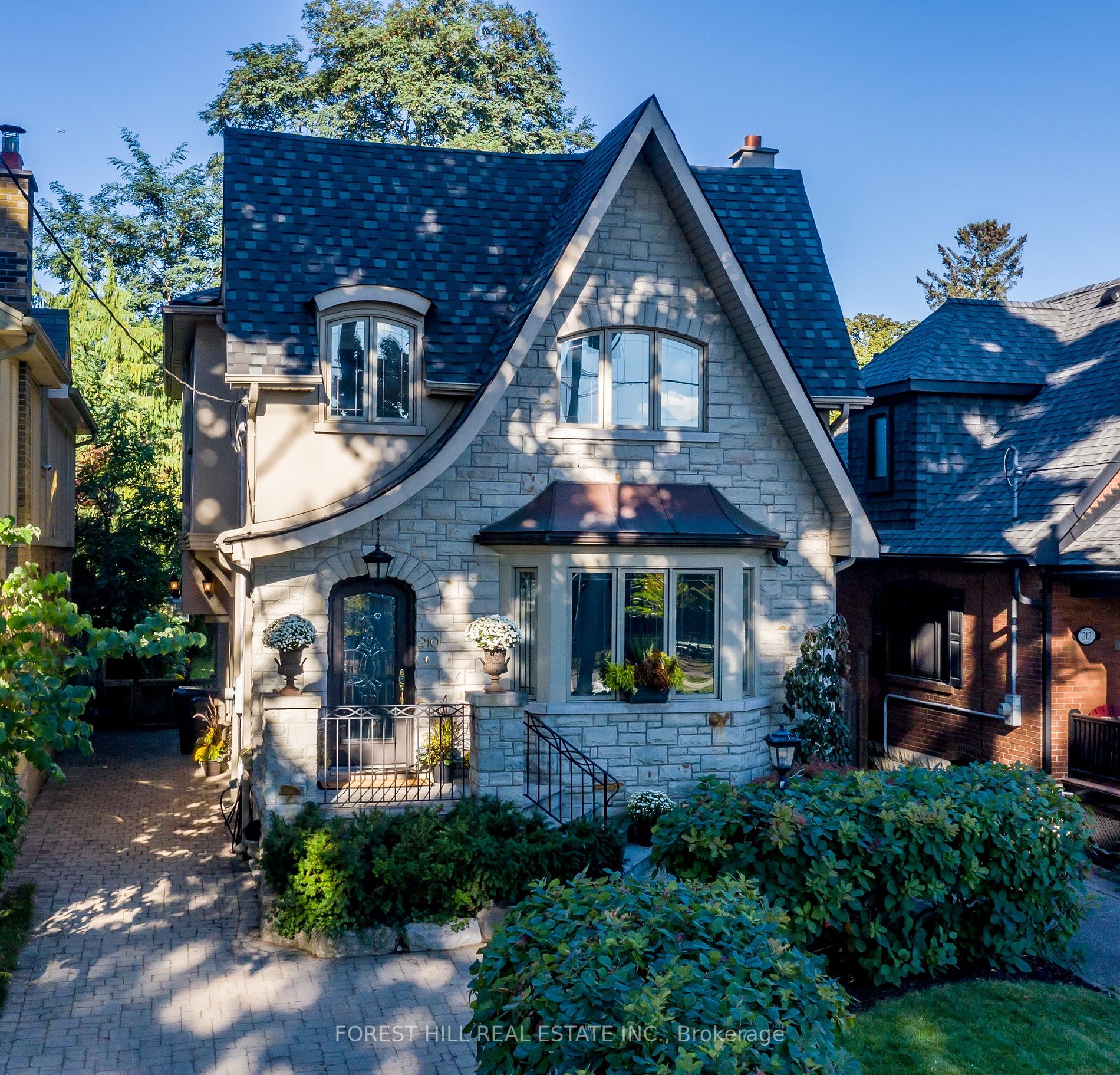210 Bessborough Dr