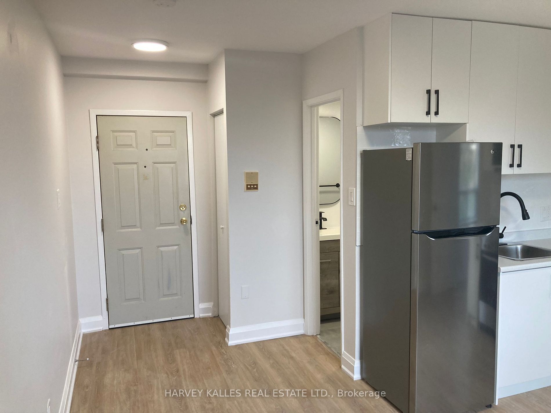 399 Dupont St, #104