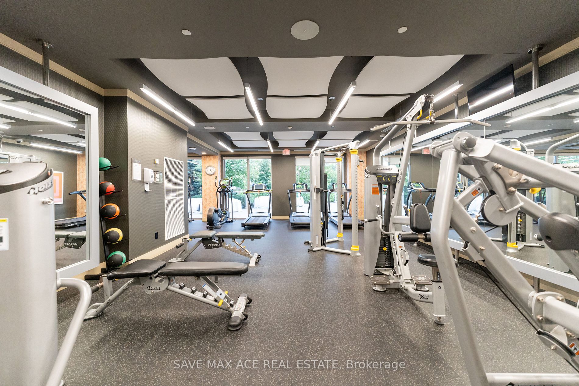18 Graydon Hall Dr, #1305