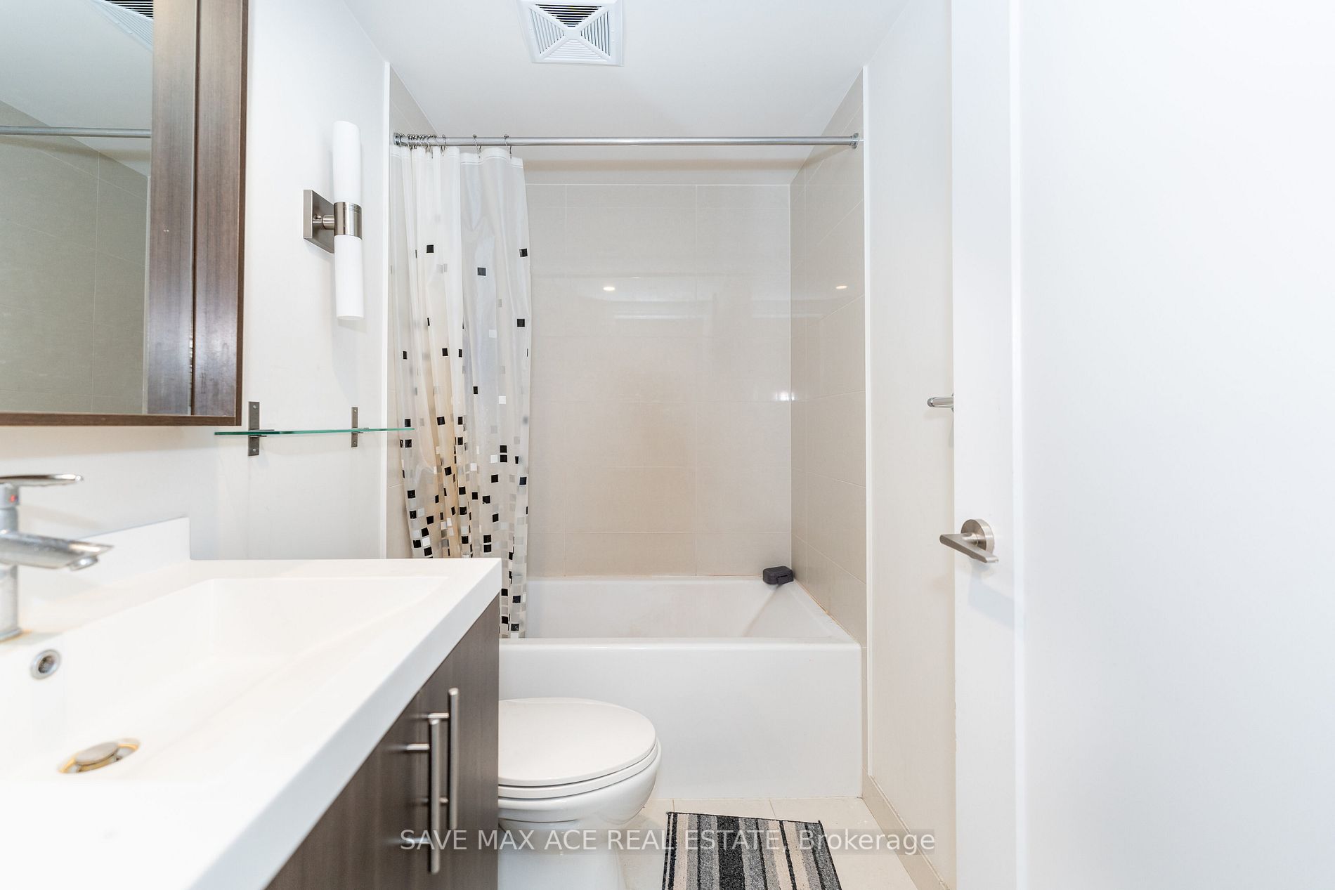 18 Graydon Hall Dr, #1305