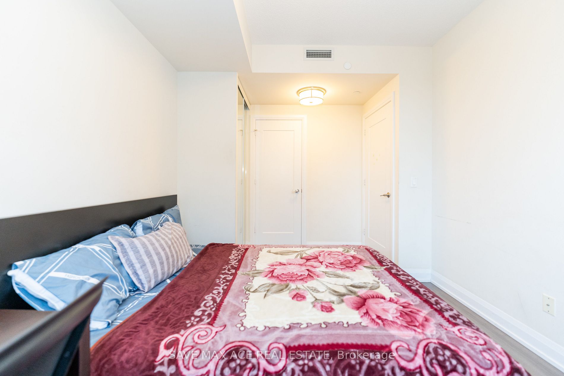 18 Graydon Hall Dr, #1305