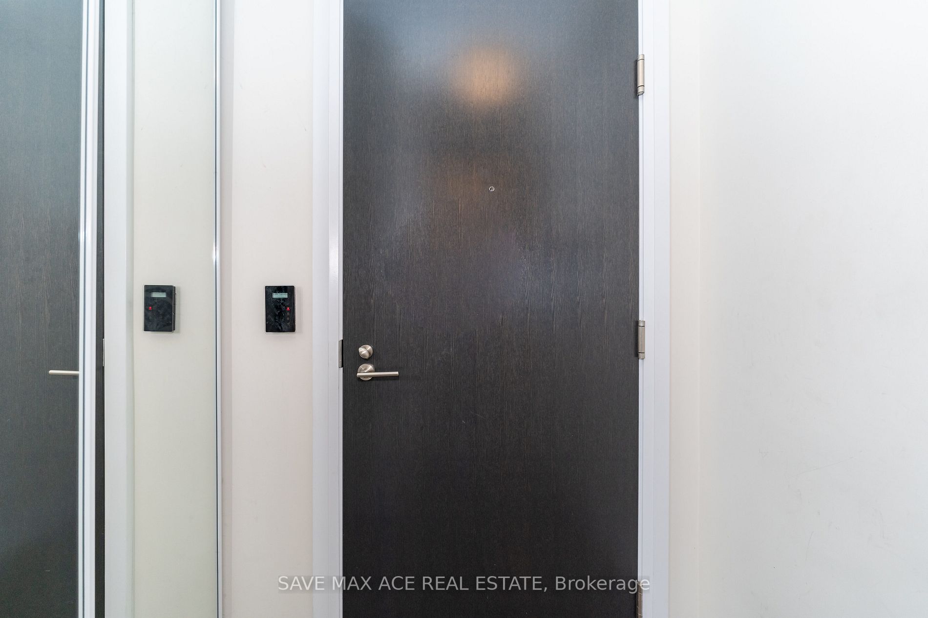 18 Graydon Hall Dr, #1305
