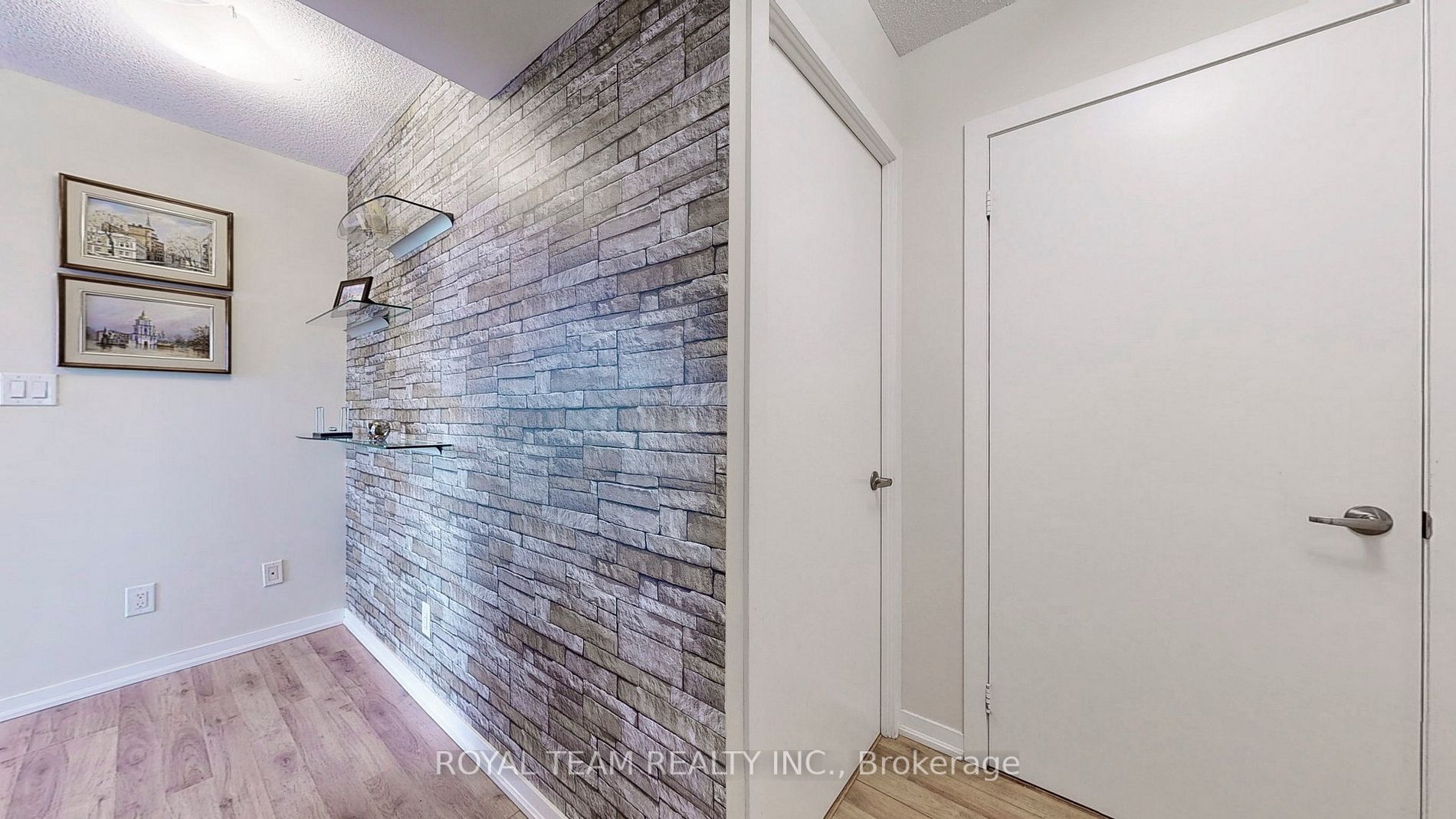 801 Sheppard Ave W, #806