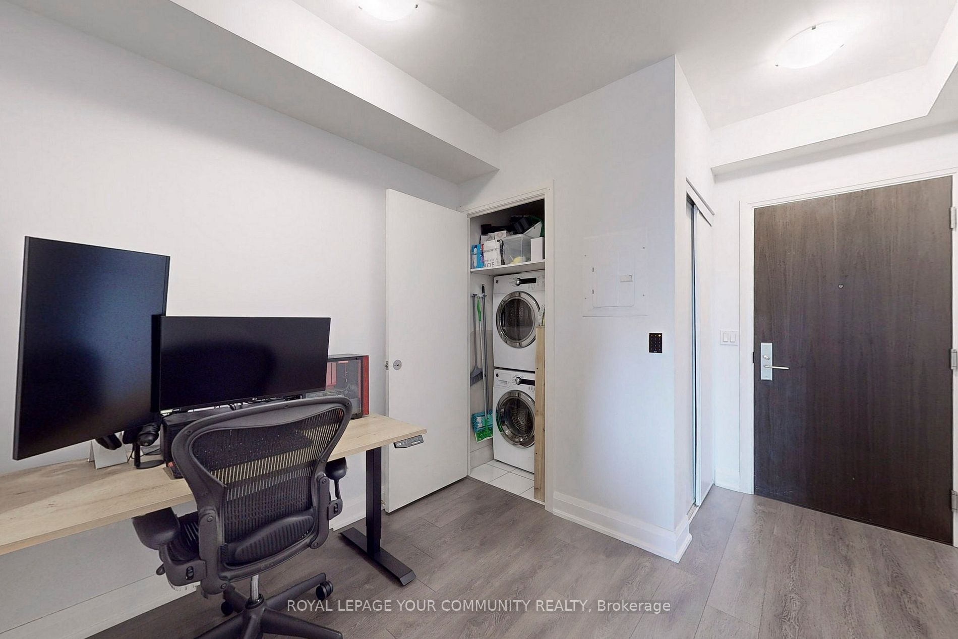 68 Canterbury Pl, #1207