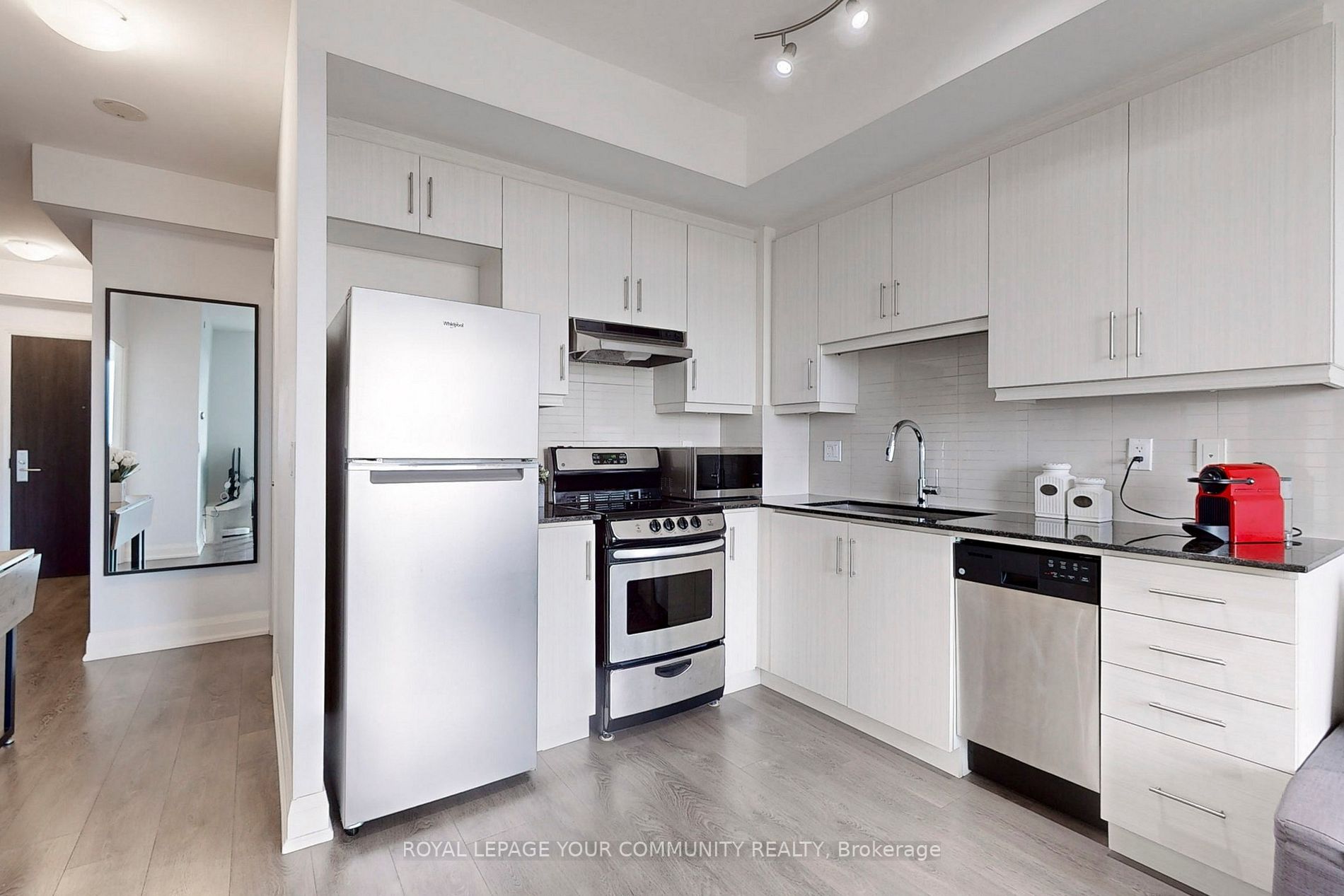 68 Canterbury Pl, #1207