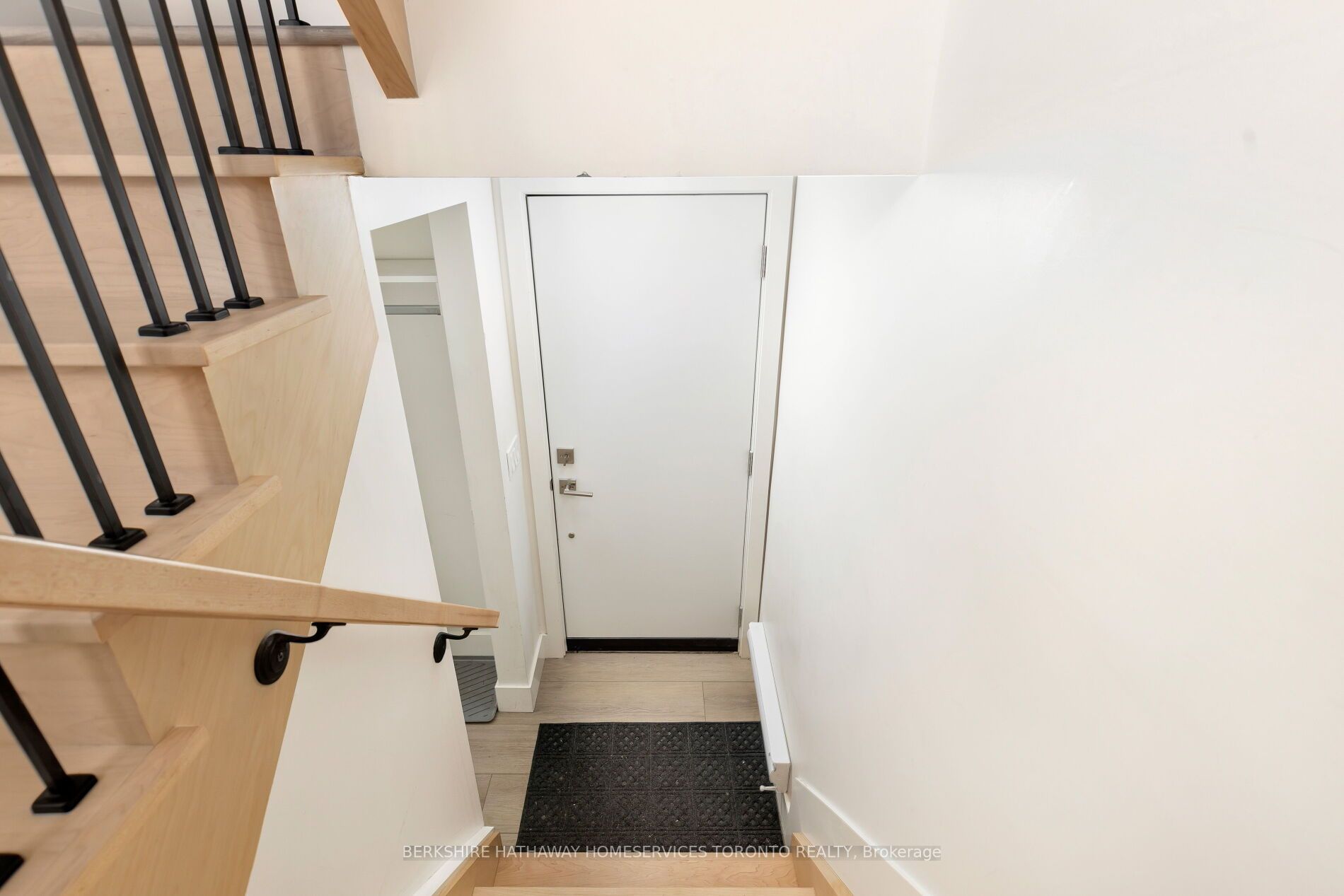 345 Lansdowne Ave, #3