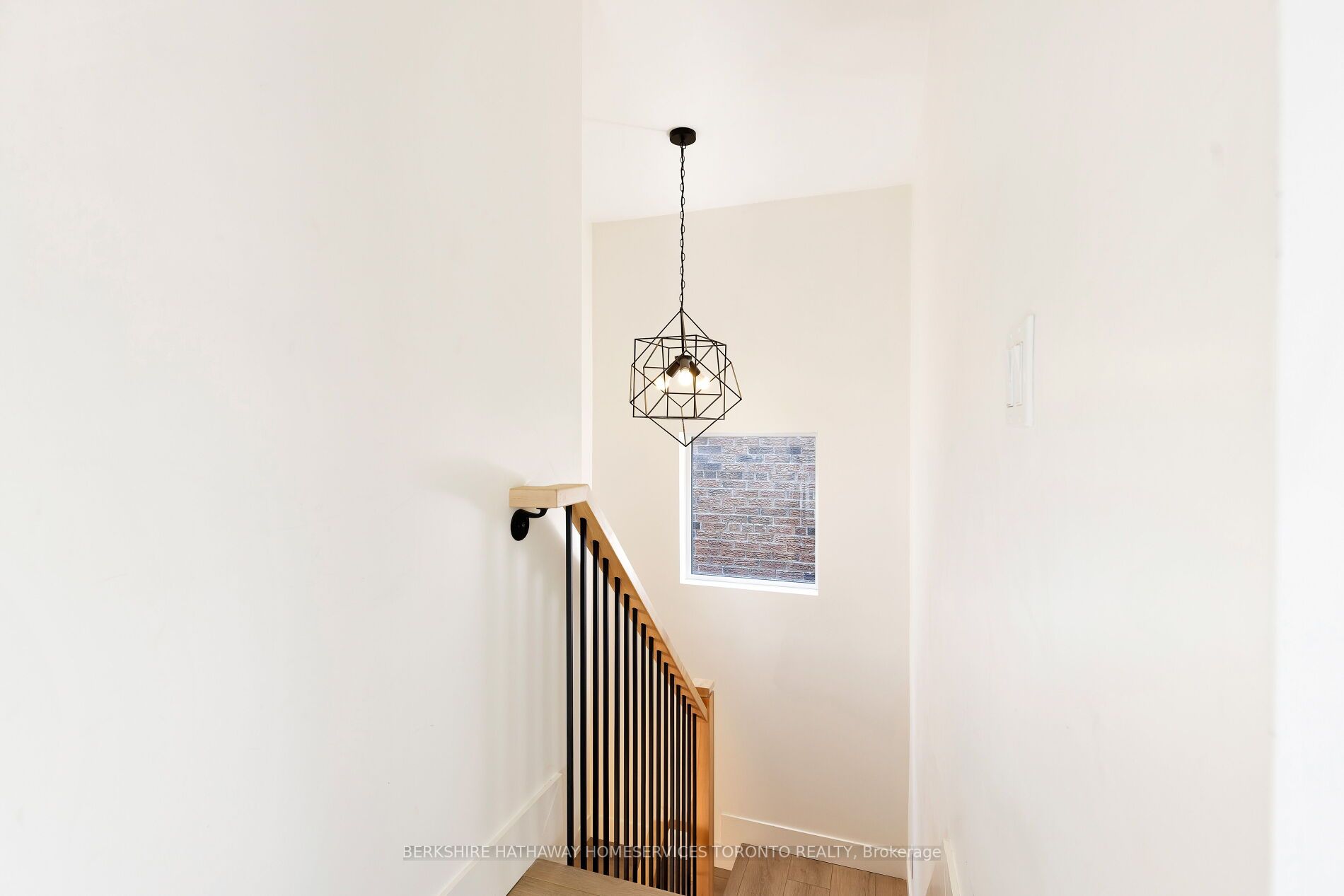 345 Lansdowne Ave, #3