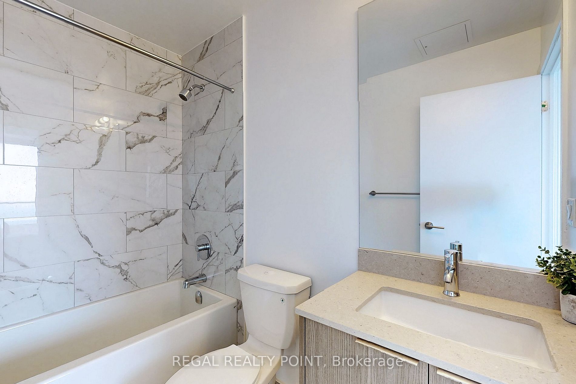 32 Forest Manor Rd, #2708