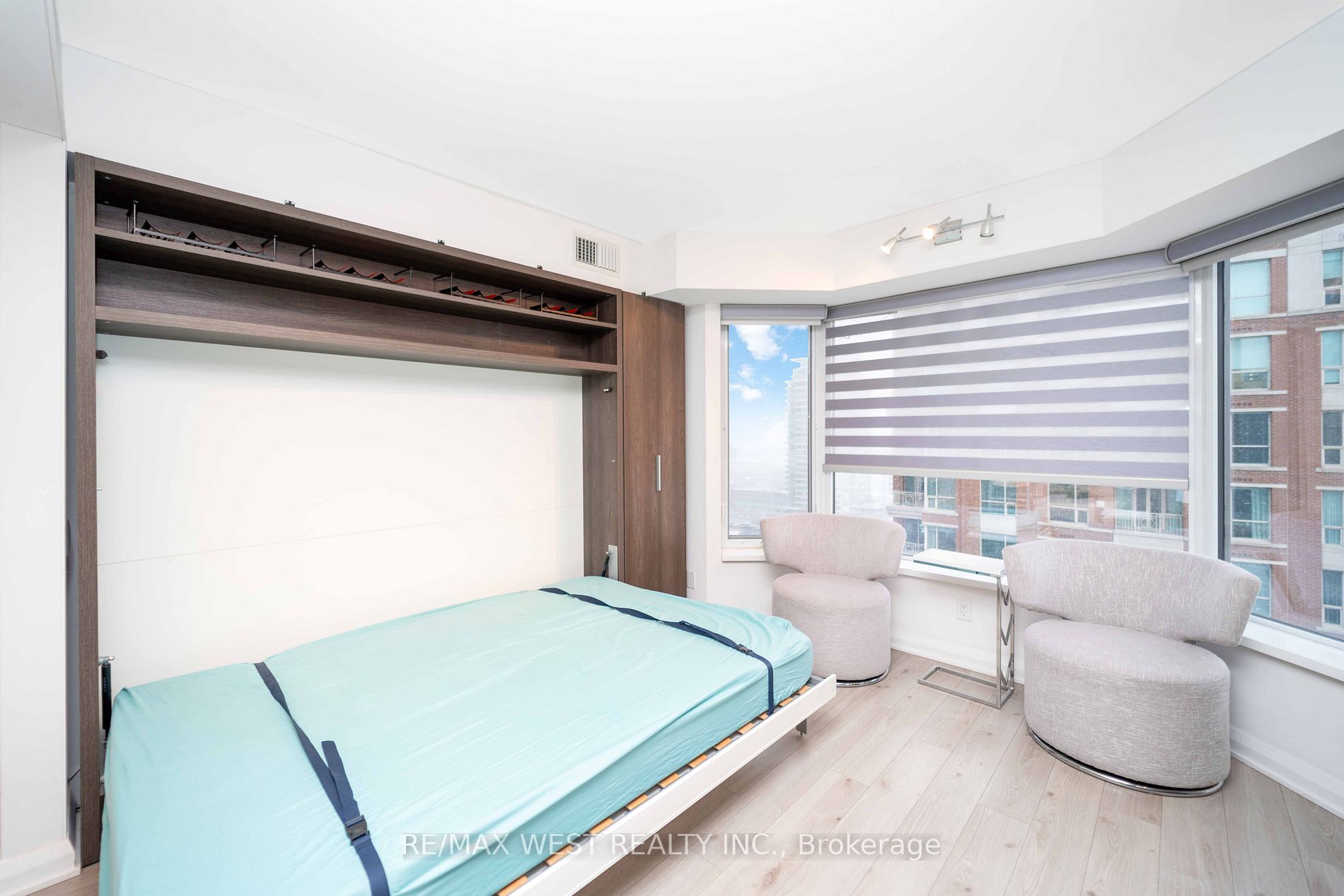 155 Yorkville Ave, #2415