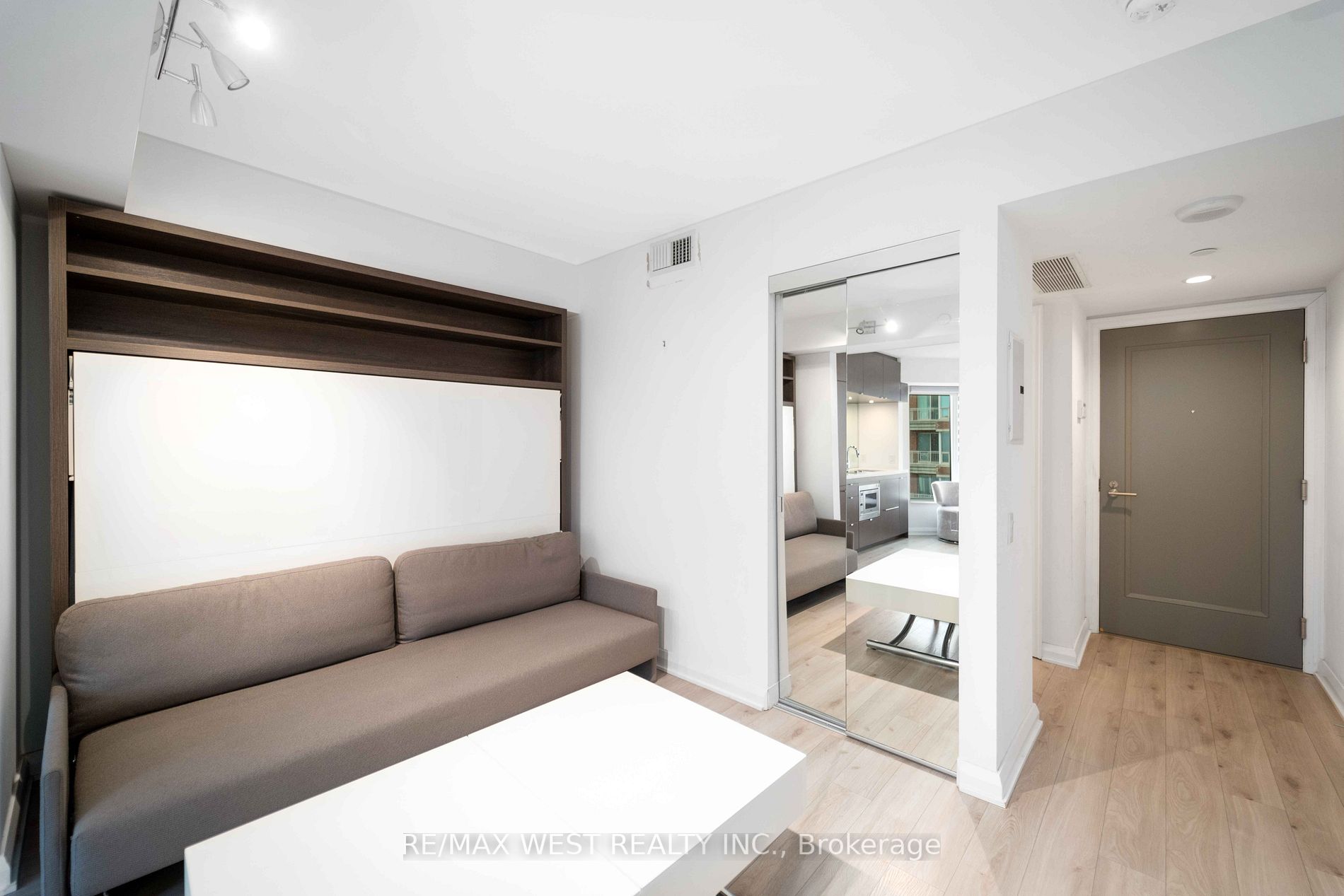 155 Yorkville Ave, #2415
