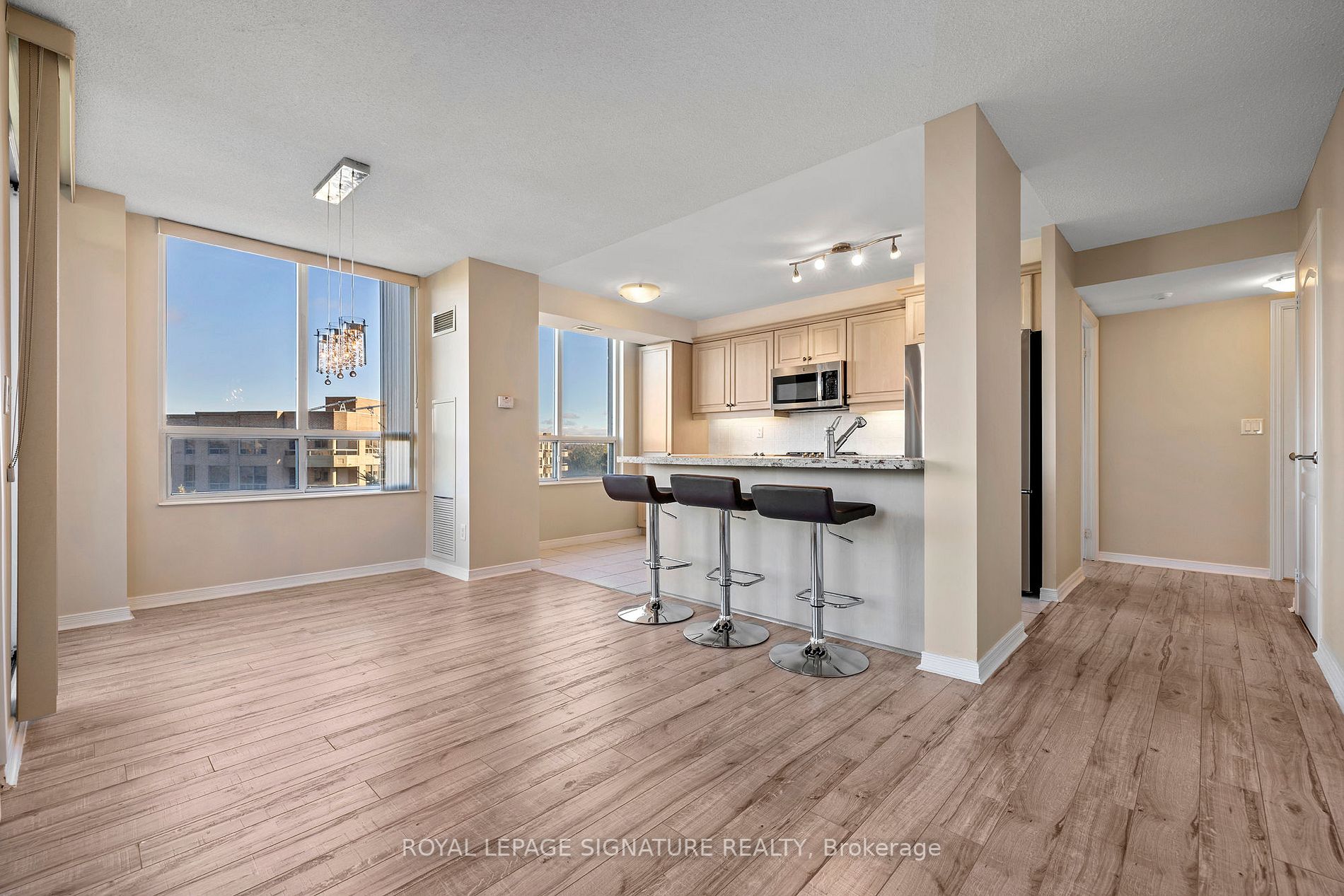 205 The Donway W, #522
